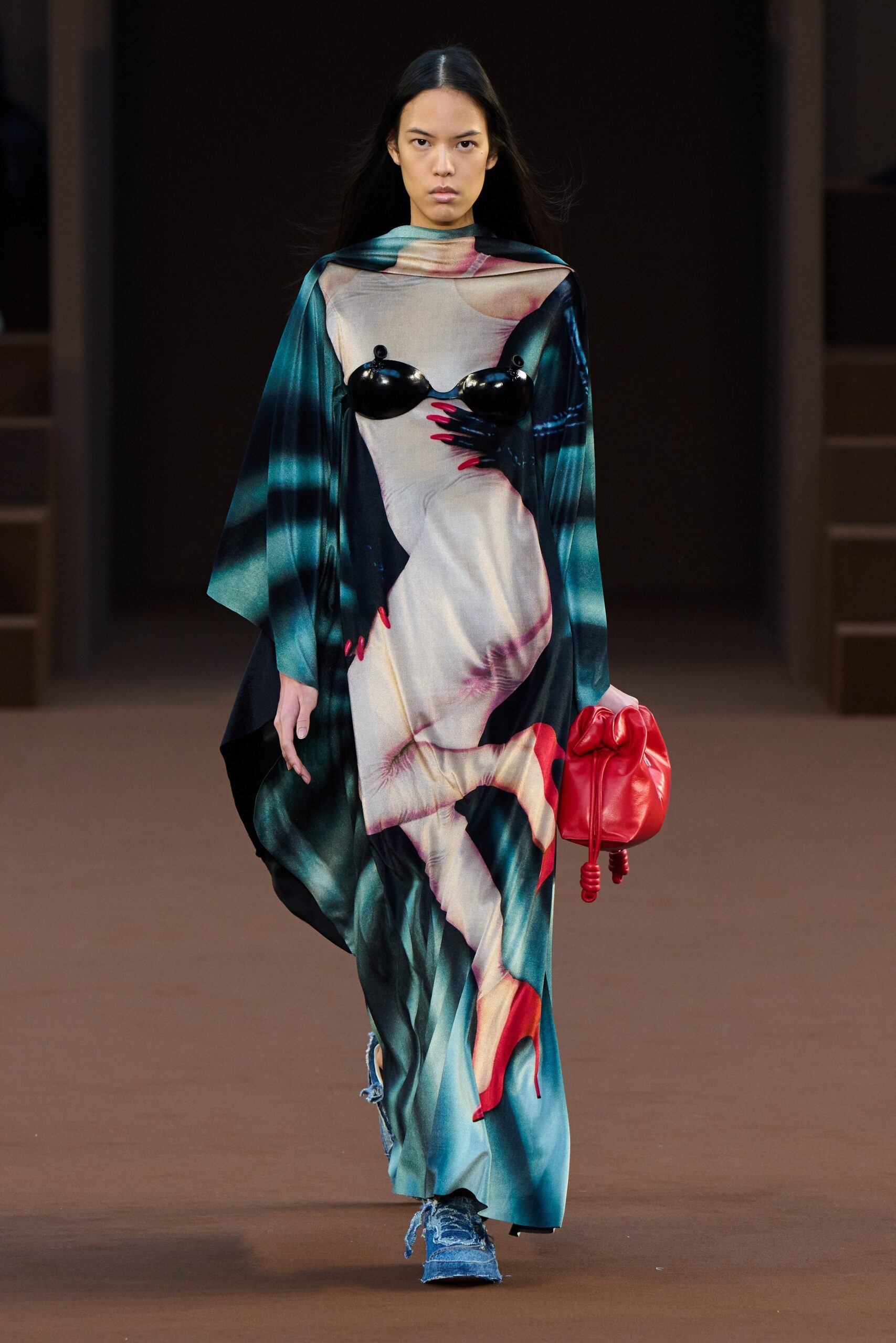 Loewe F/W 22 Look 21