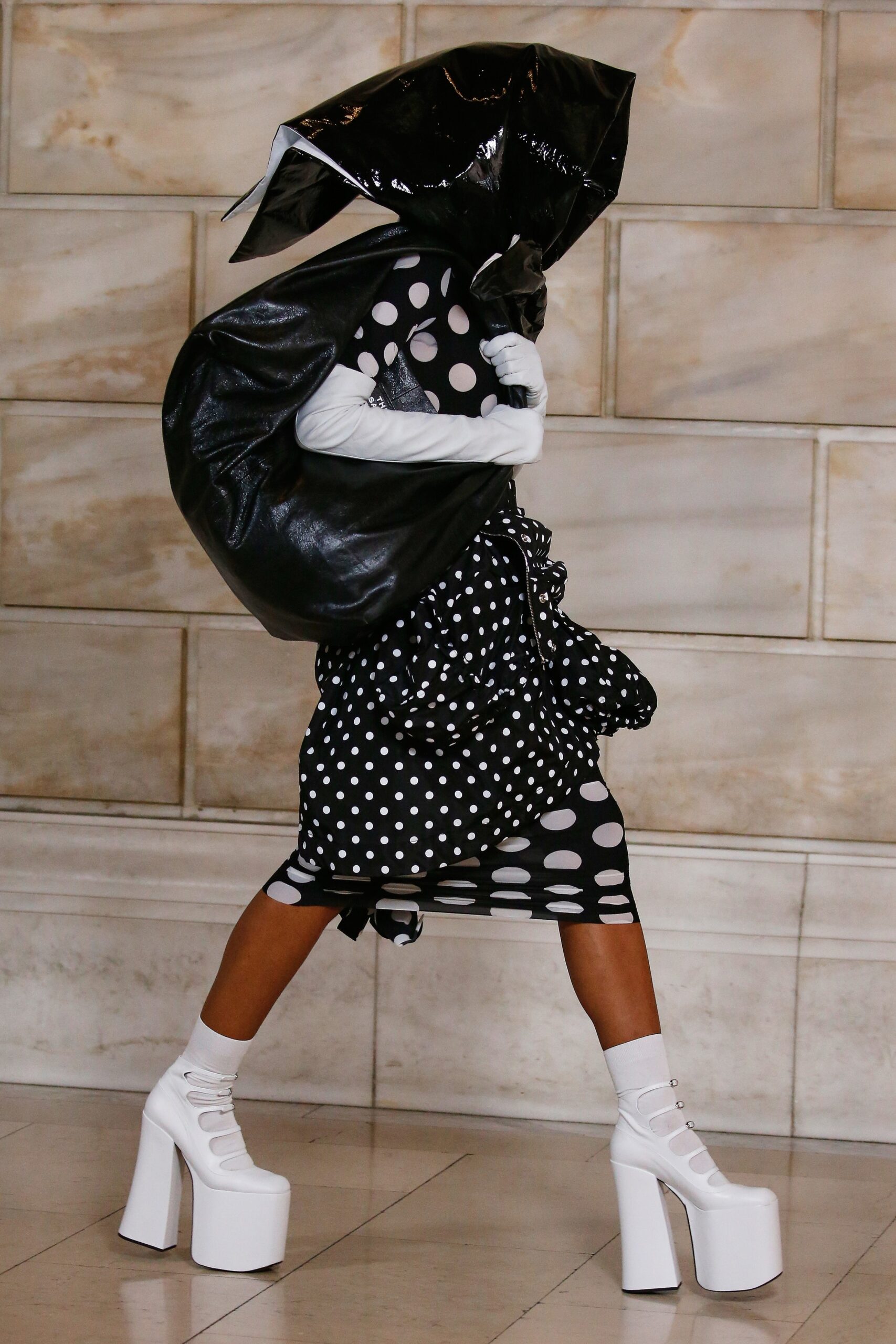 Marc Jacobs F/W 22 Look 21