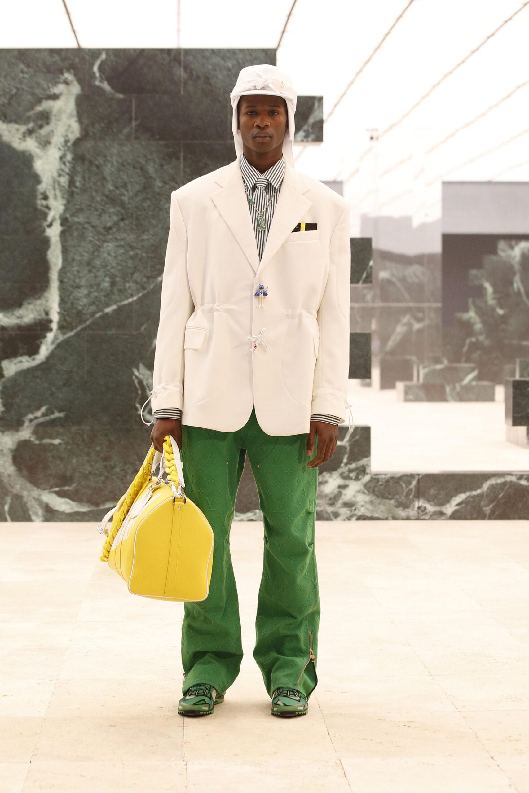 Louis Vuitton F/W 21 Menswear Look 22