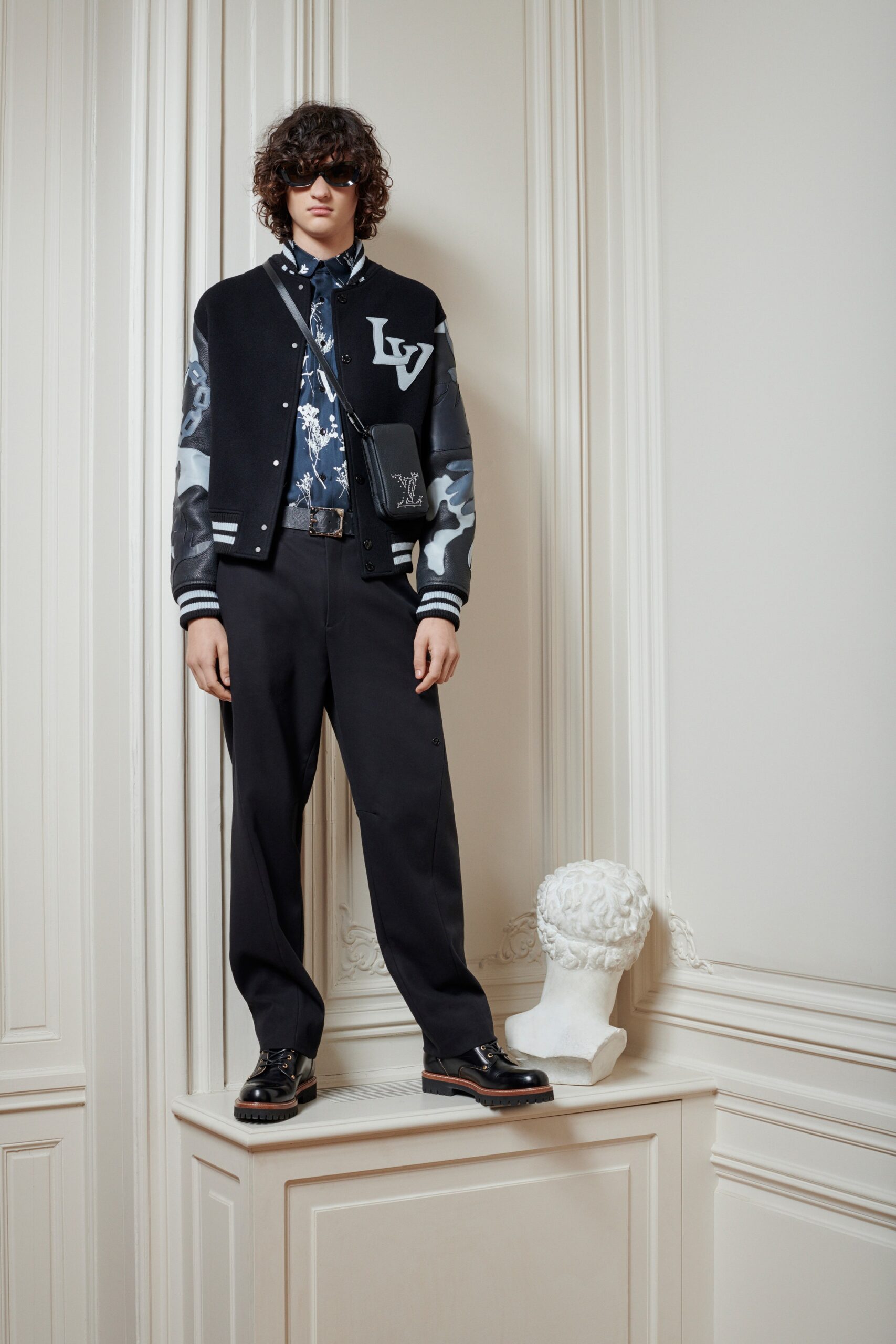 Louis Vuitton F/W 20 Look 19