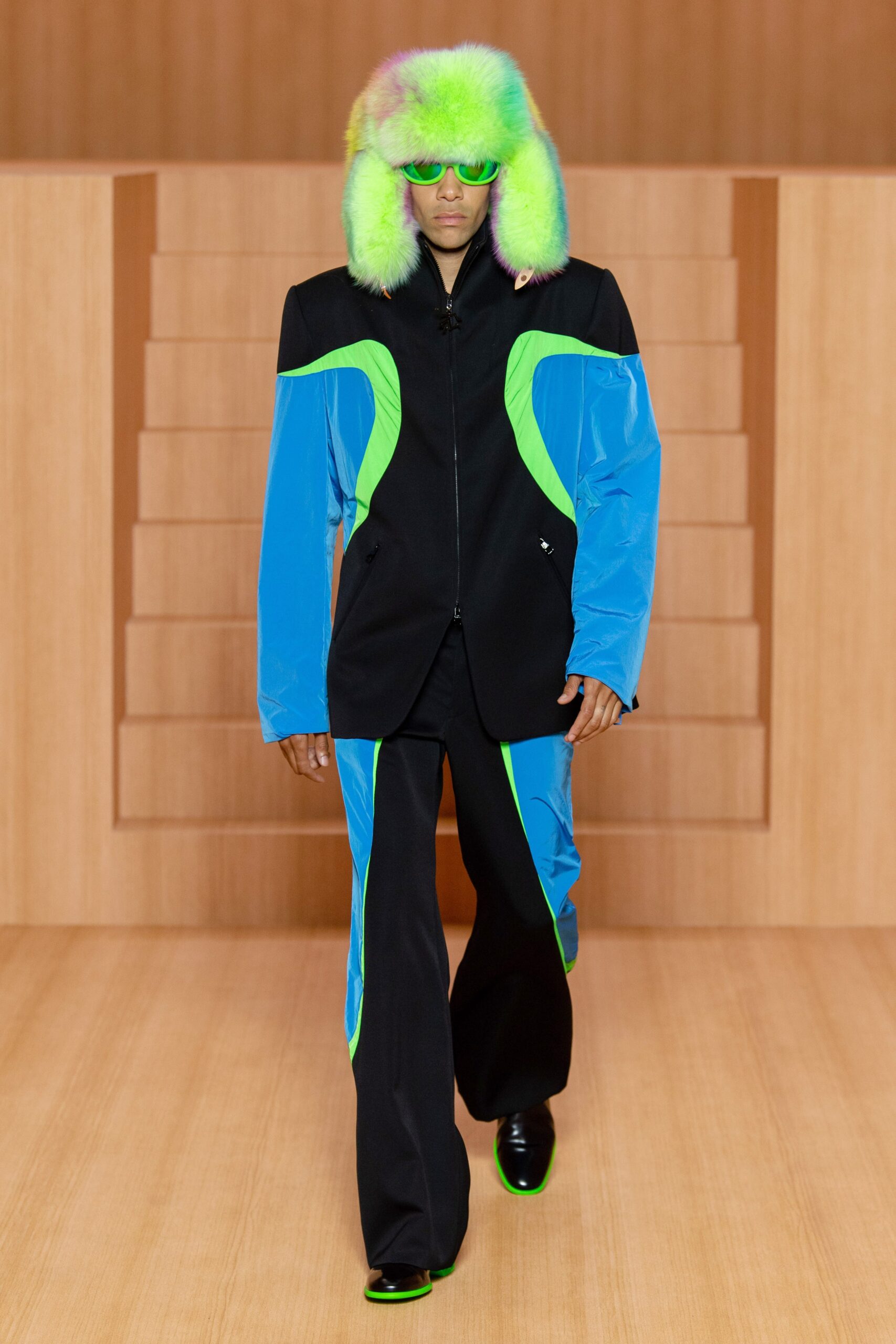 Louis Vuitton S/S 22 Menswear Look 24