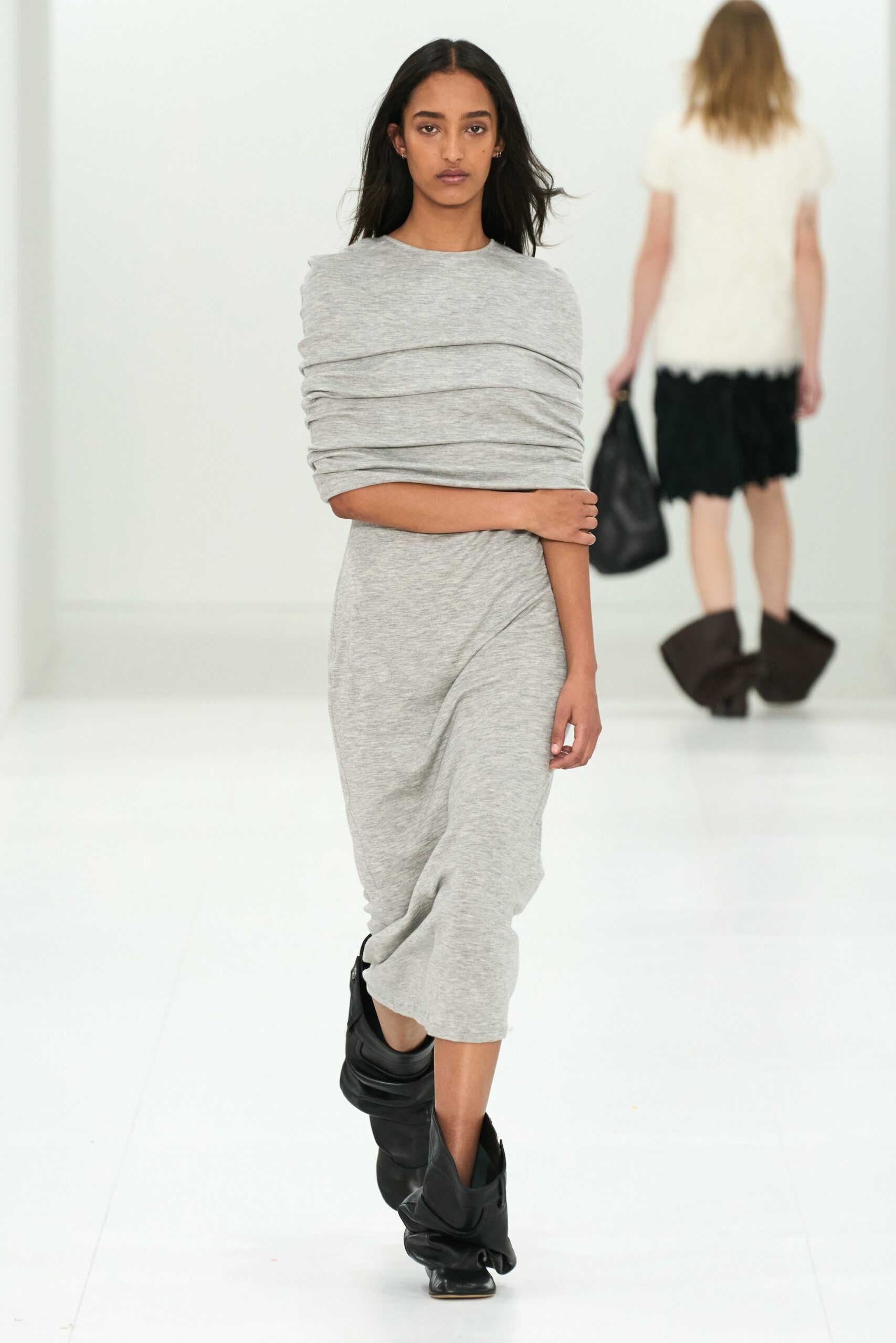 Loewe F/W 23 Look 23
