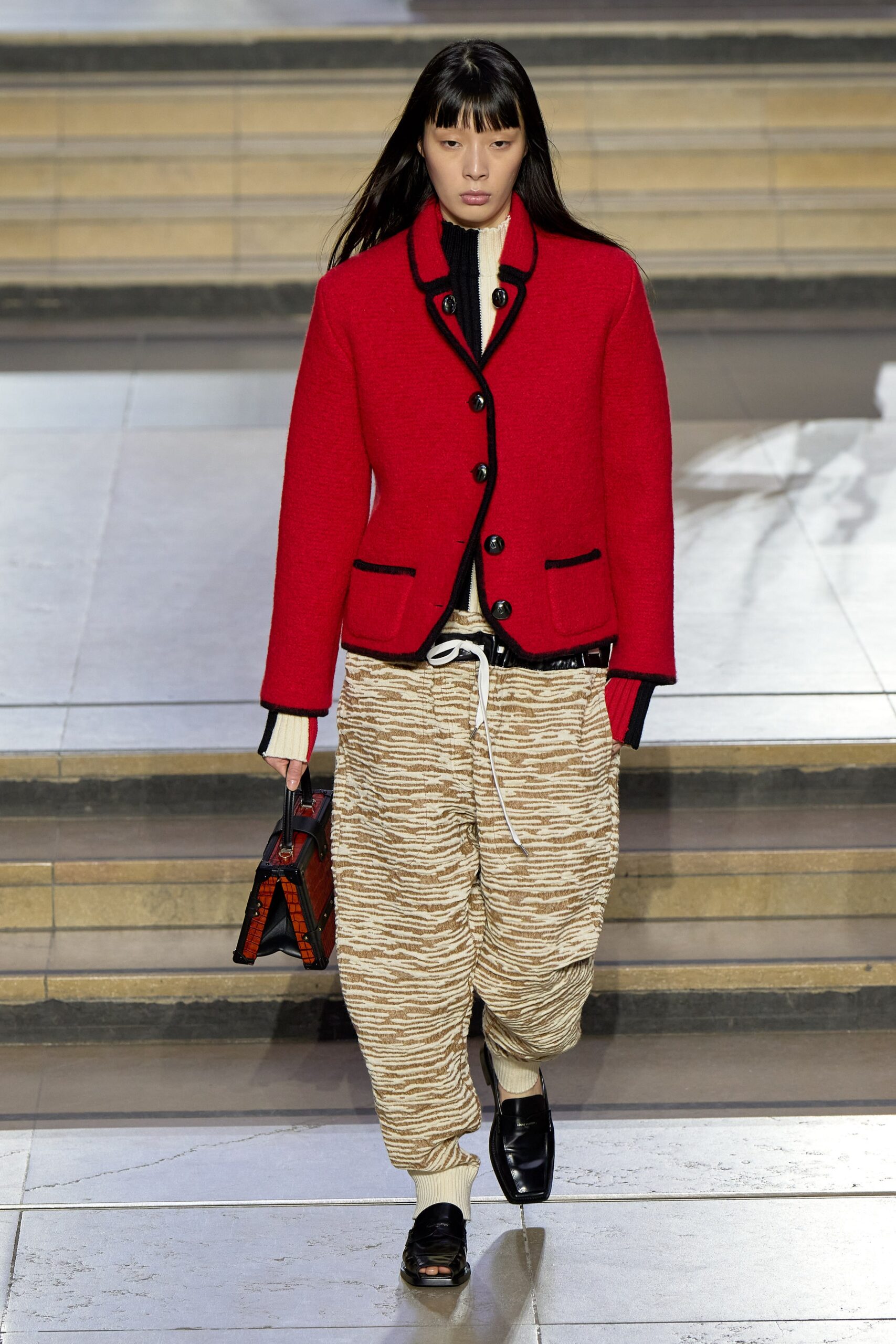 Louis Vuitton F/W 22 Look 24