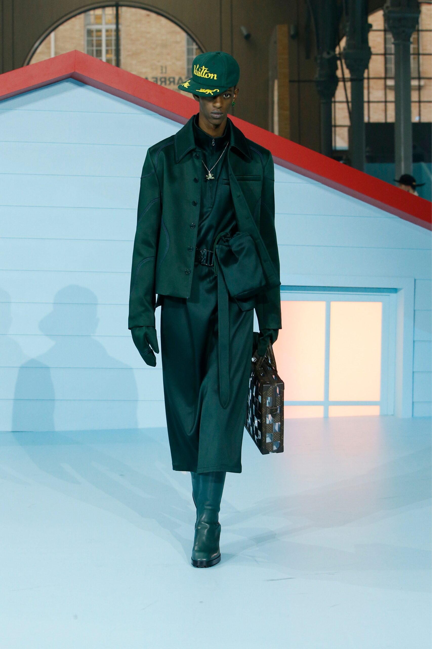 Louis Vuitton F/W 22 Menswear Look 25