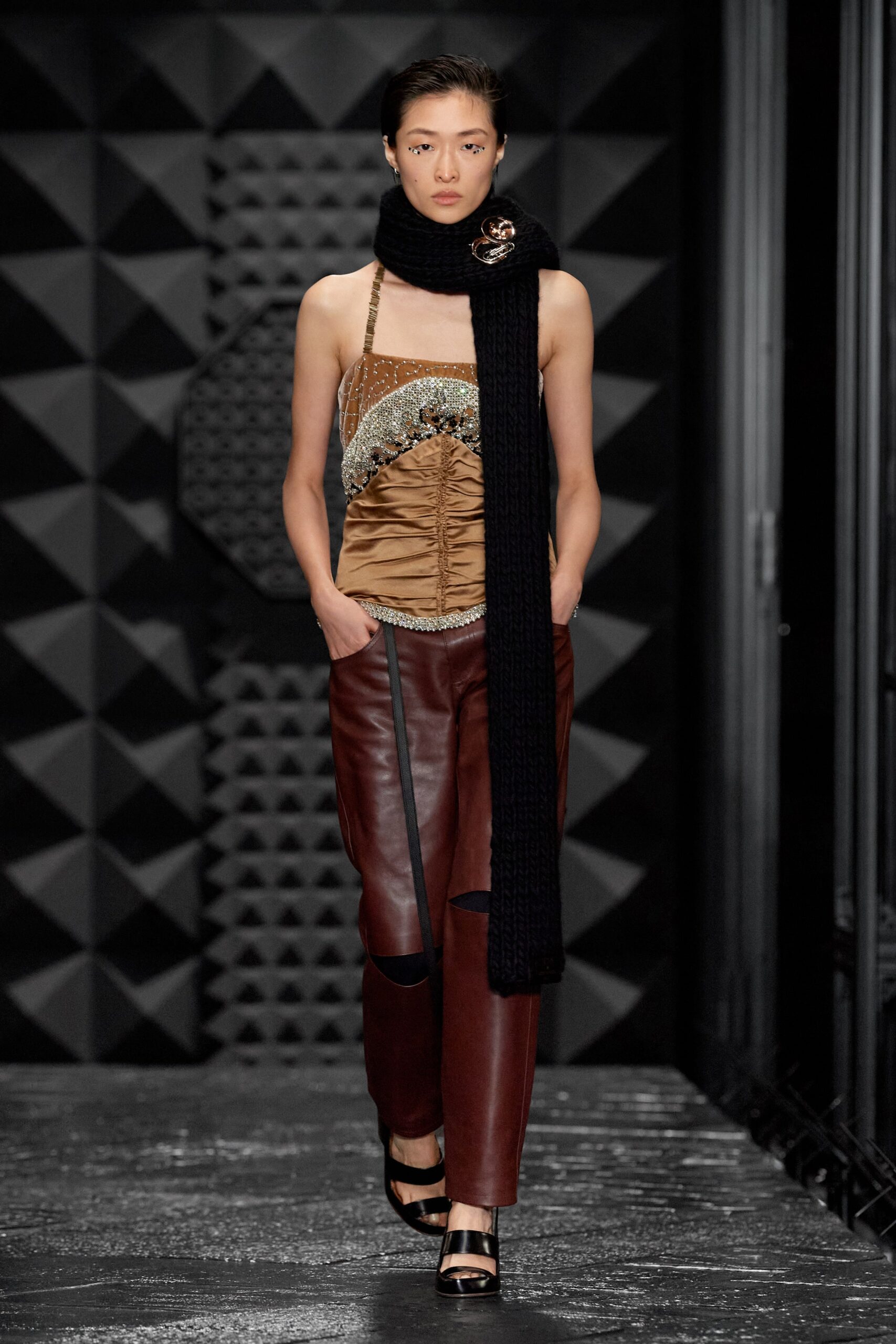 Louis Vuitton F/W 23 Look 25