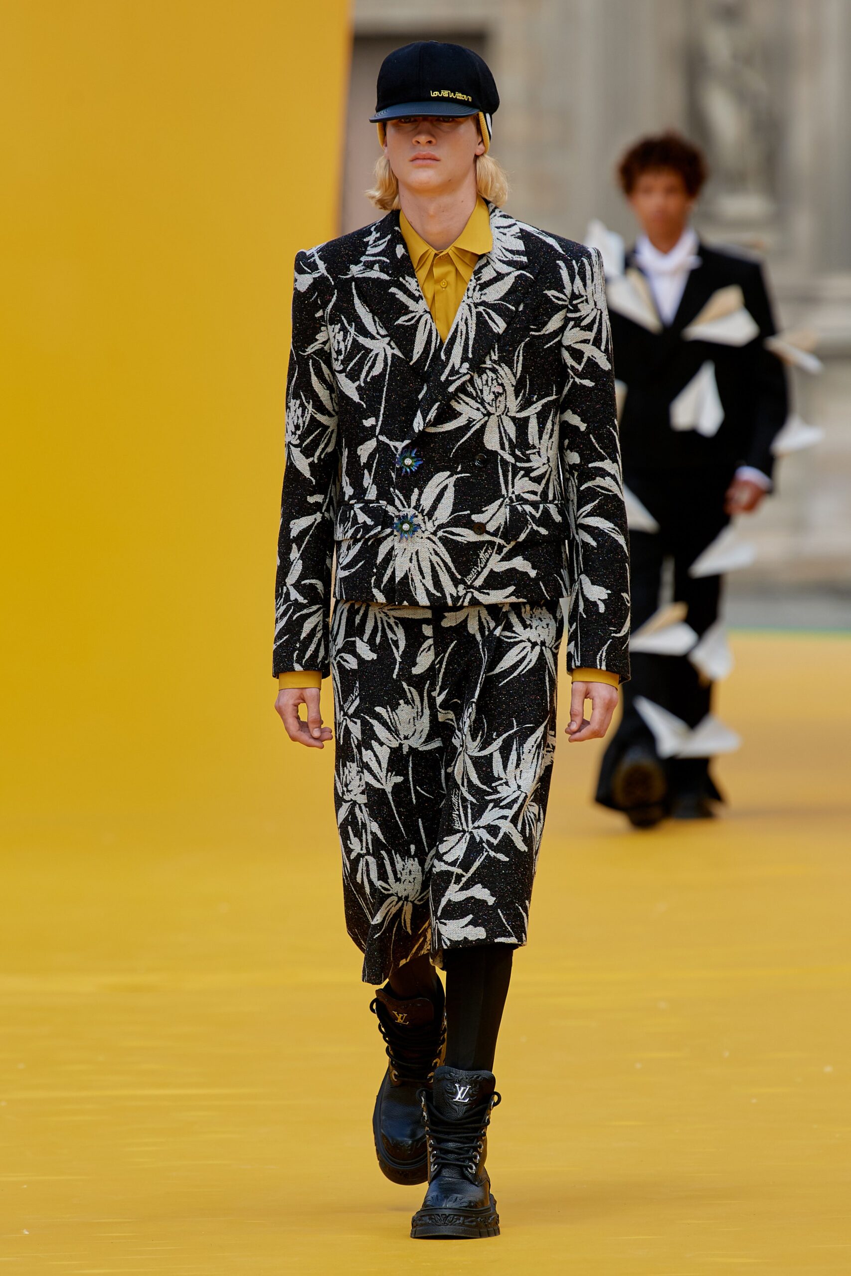 Louis Vuitton S/S 23 Menswear Look 21