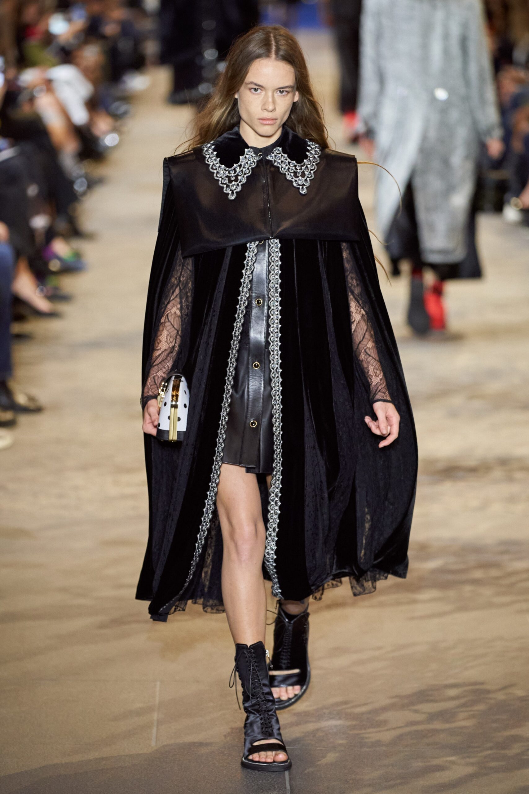 Louis Vuitton S/S 22 Look 27