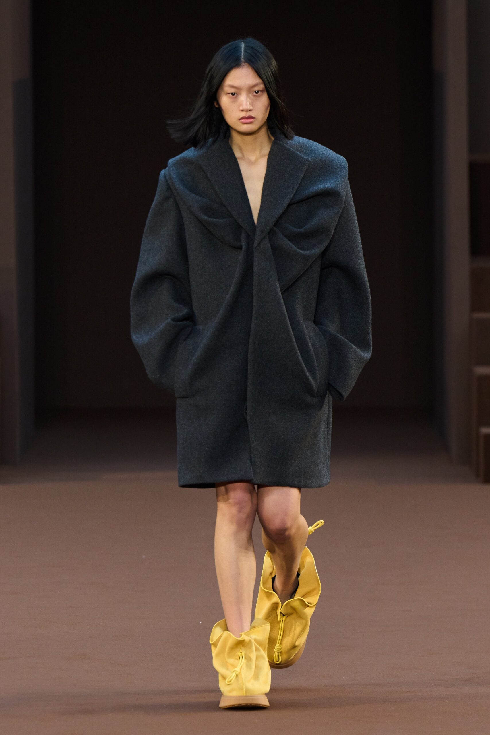 Loewe F/W 22 Look 27