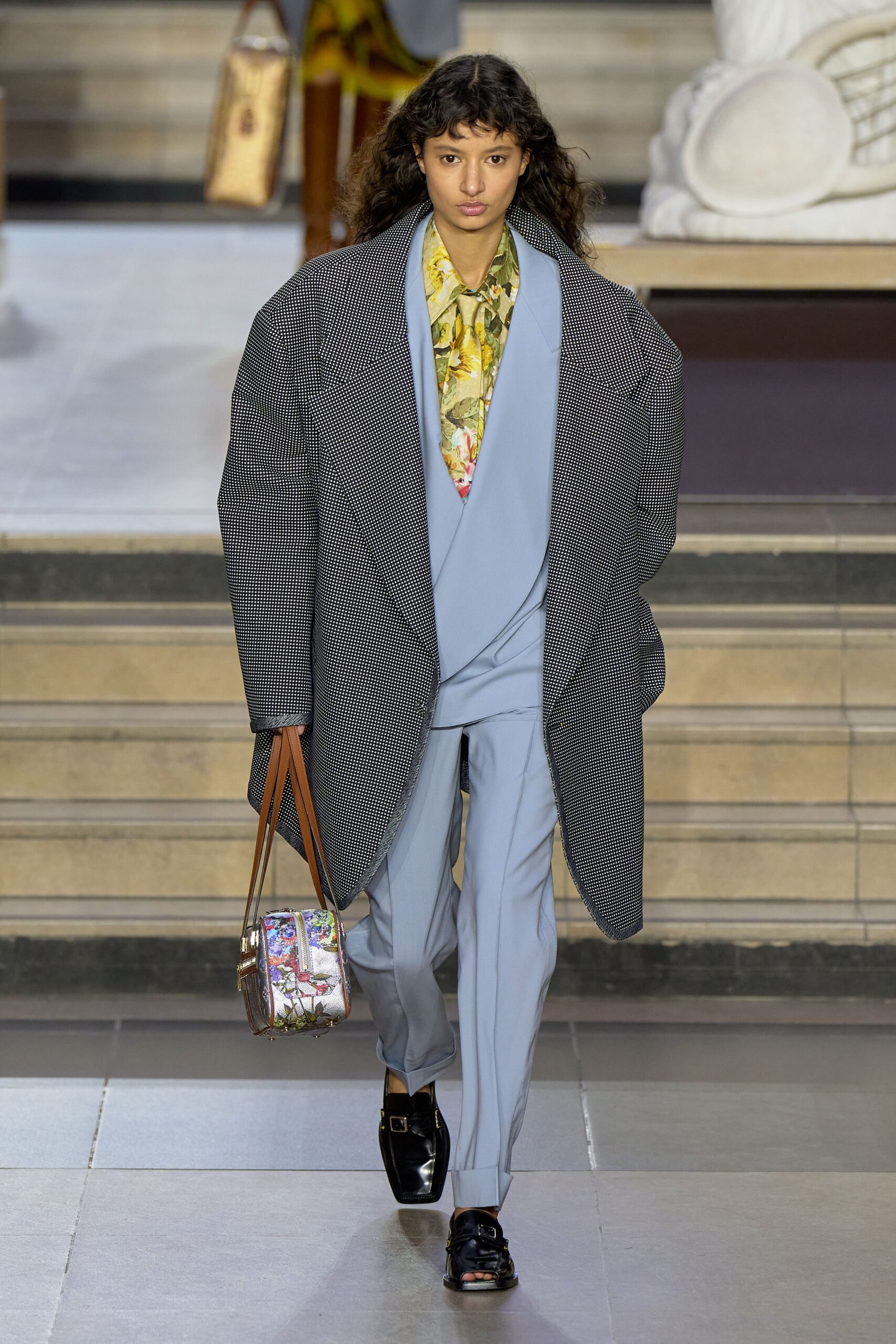 Louis Vuitton F/W 22 Look 30