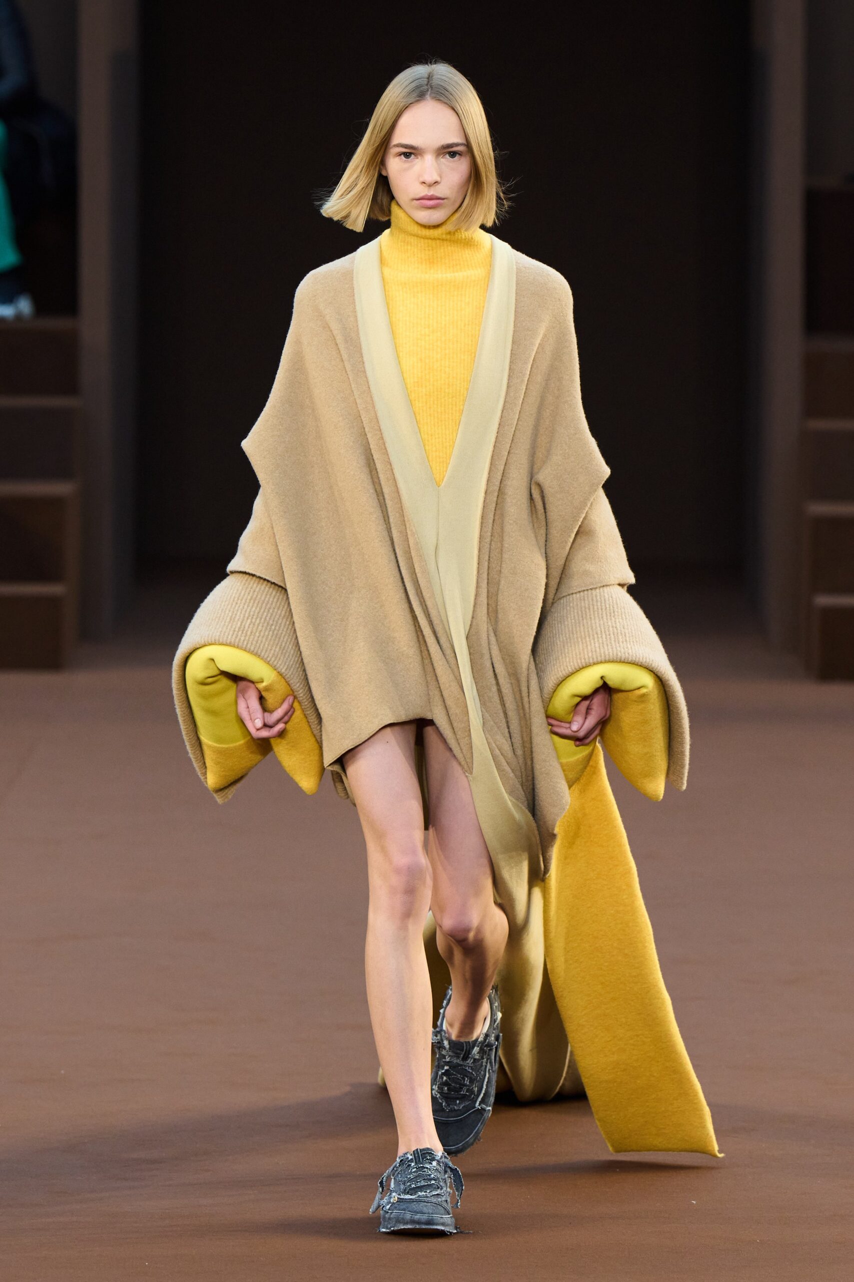 Loewe F/W 22 Look 31