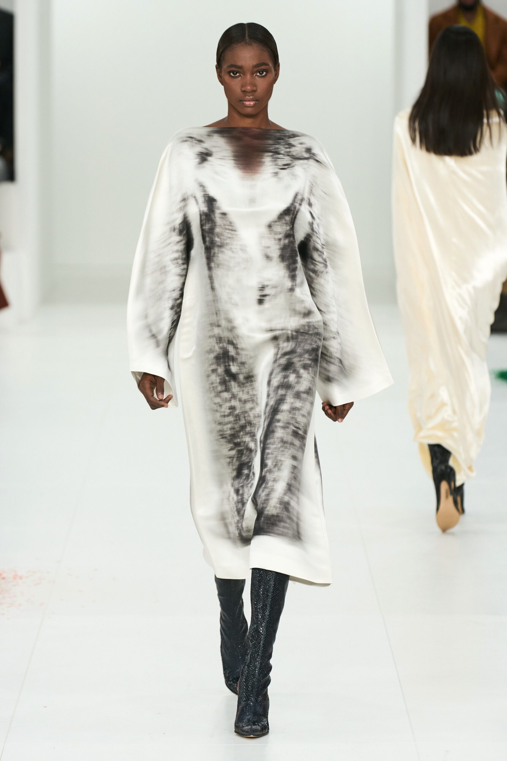 Loewe F/W 23 Look 31