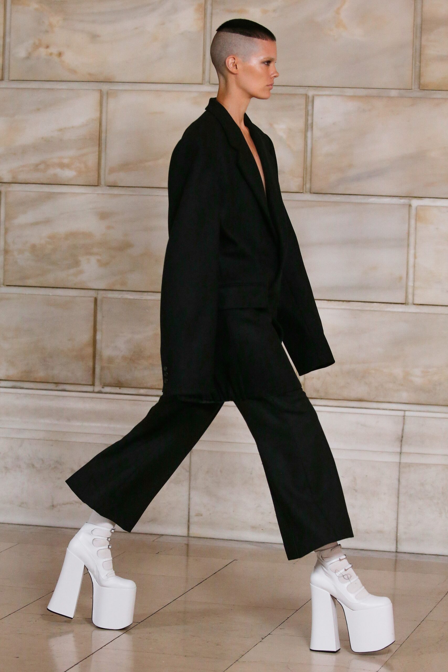 Marc Jacobs F/W 22 Look 31