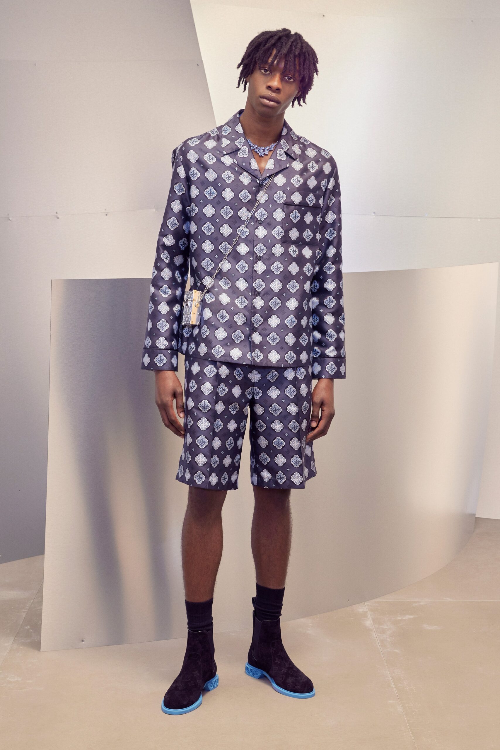 Louis Vuitton F/W 22 Look 32