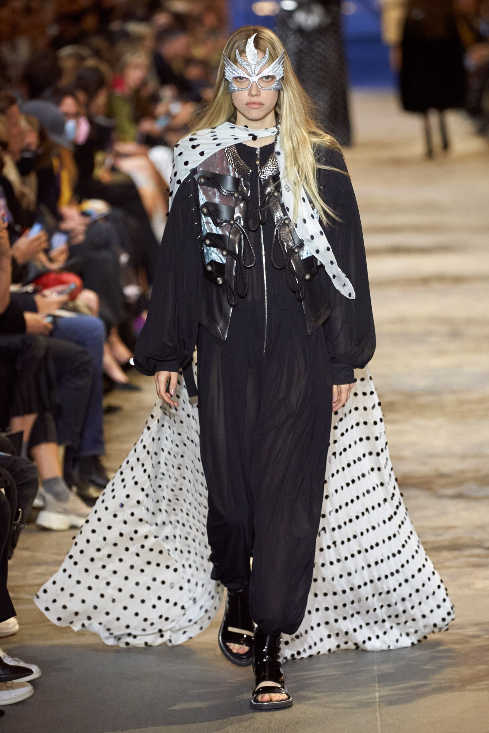 Louis Vuitton S/S 22 Look 32