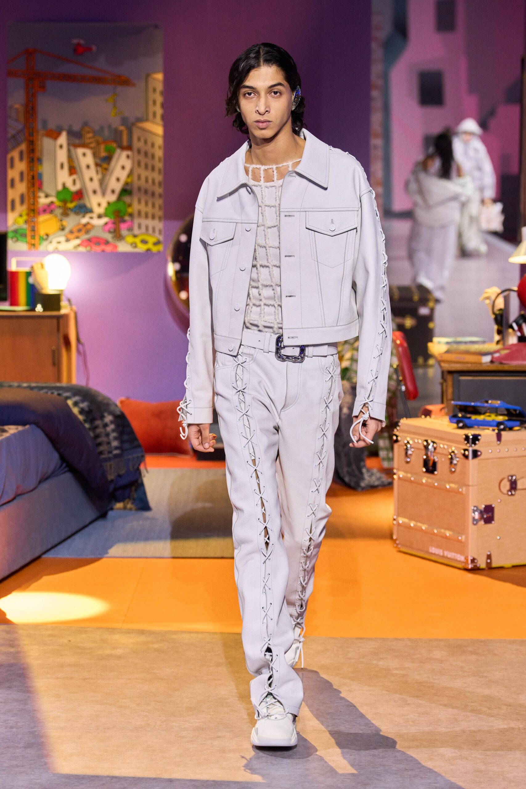 Louis Vuitton F/W 23 Menswear Look 32