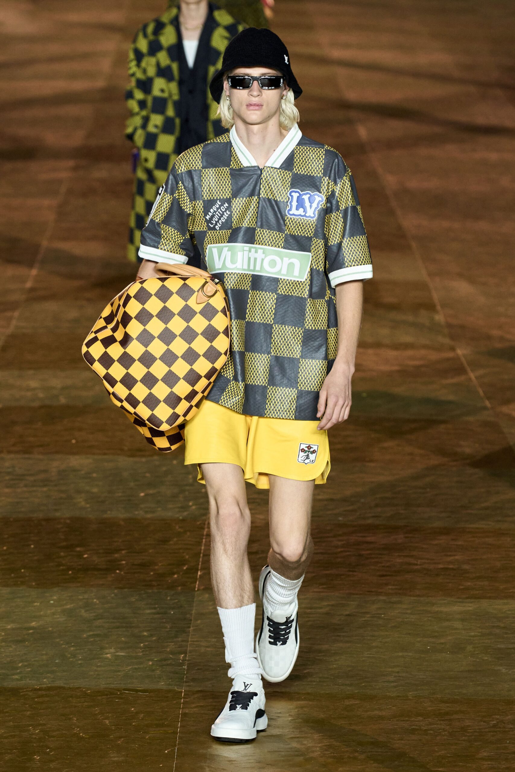 Louis Vuitton S/S 24 Menswear Look 32