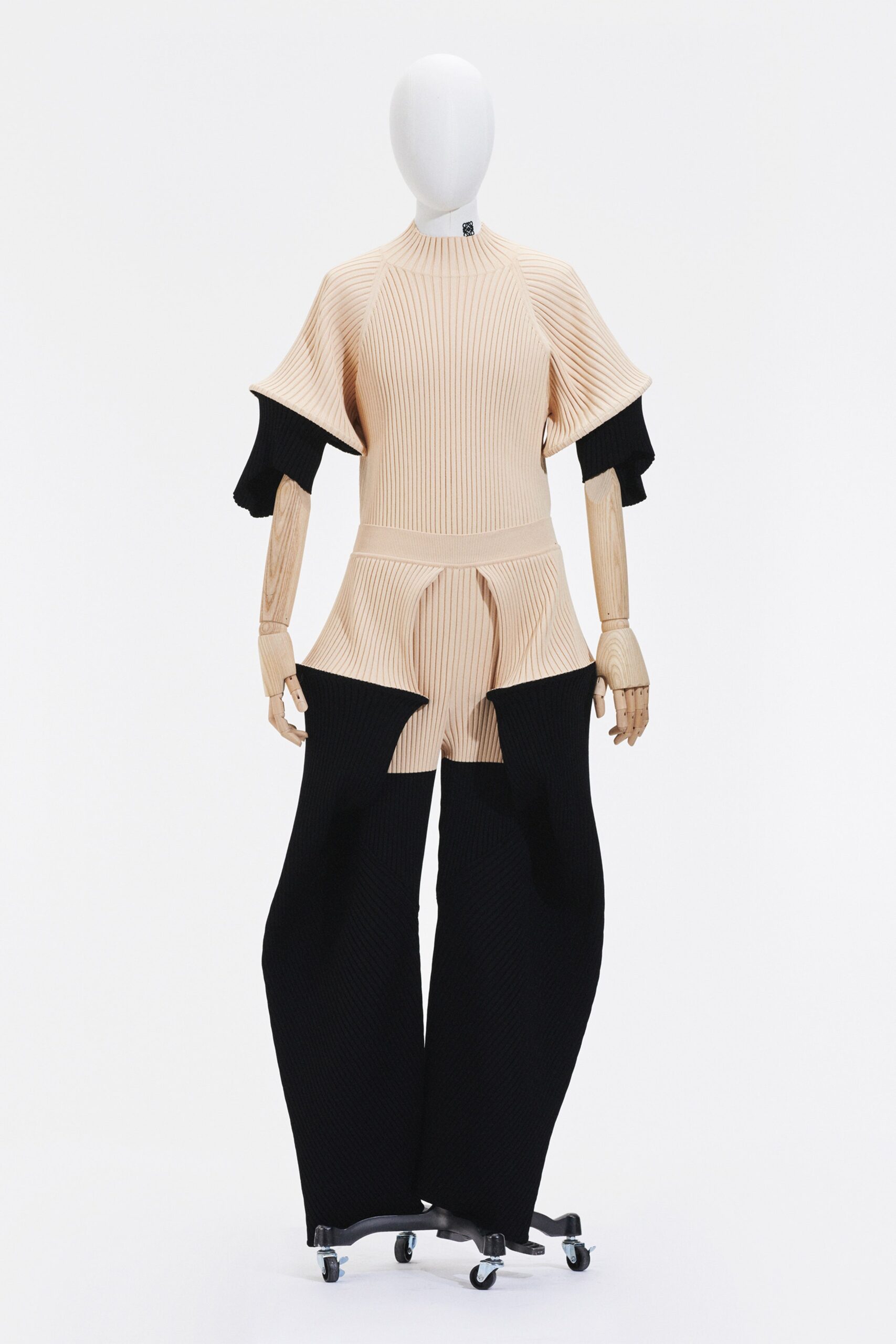 Loewe S/S 21 Menswear Look 17