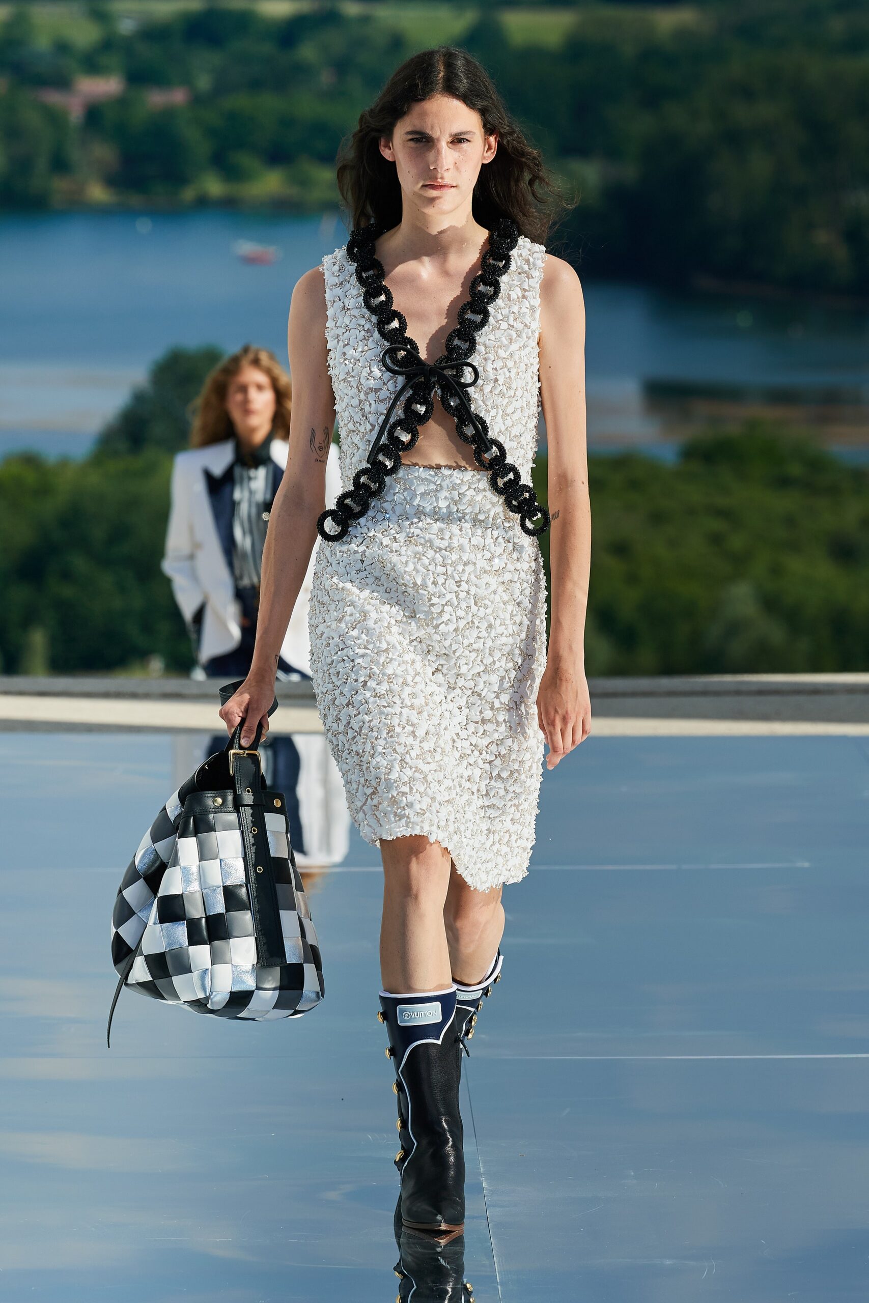 Louis Vuitton Resort 22 Look 33