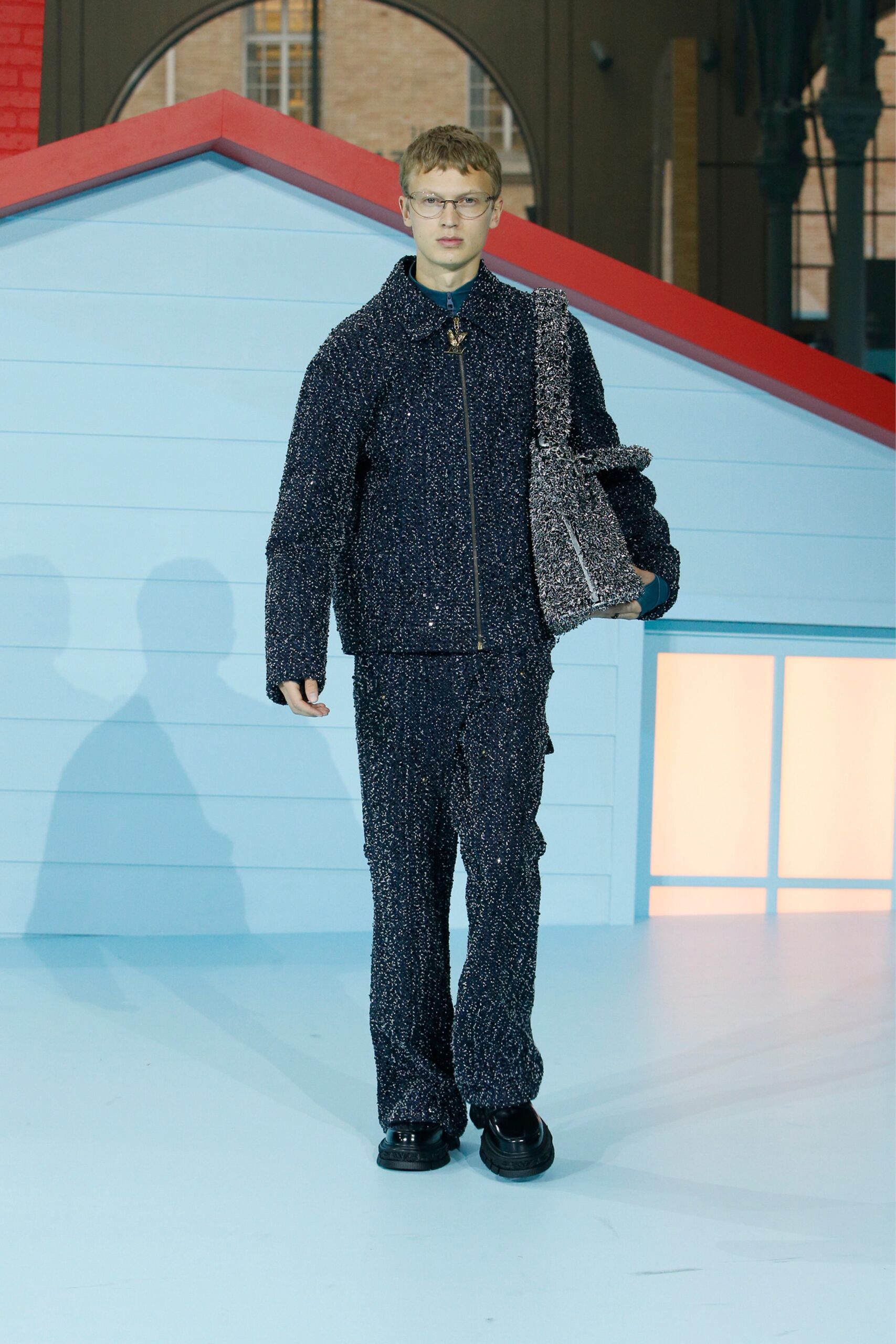 Louis Vuitton F/W 22 Menswear Look 33