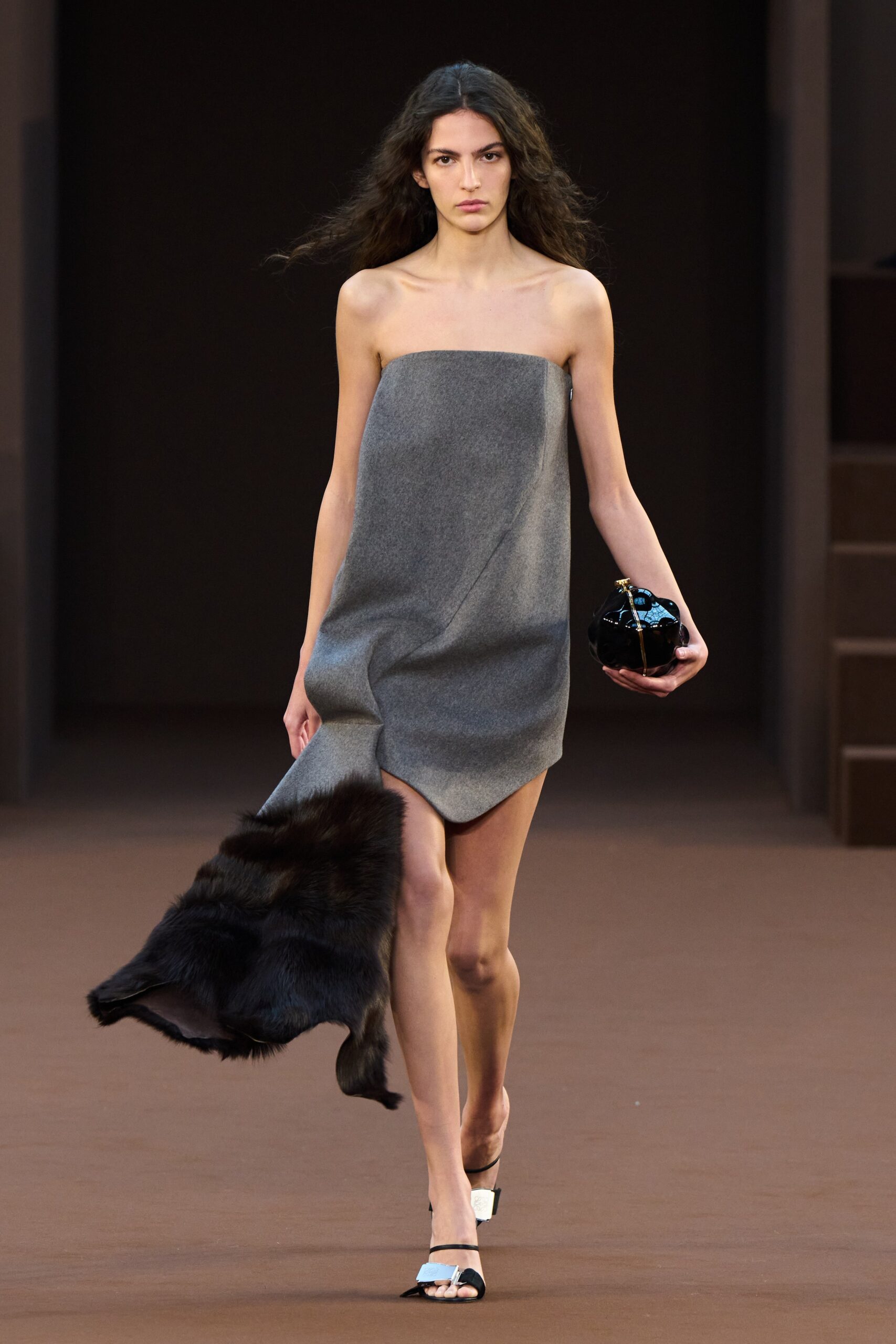 Loewe F/W 22 Look 33