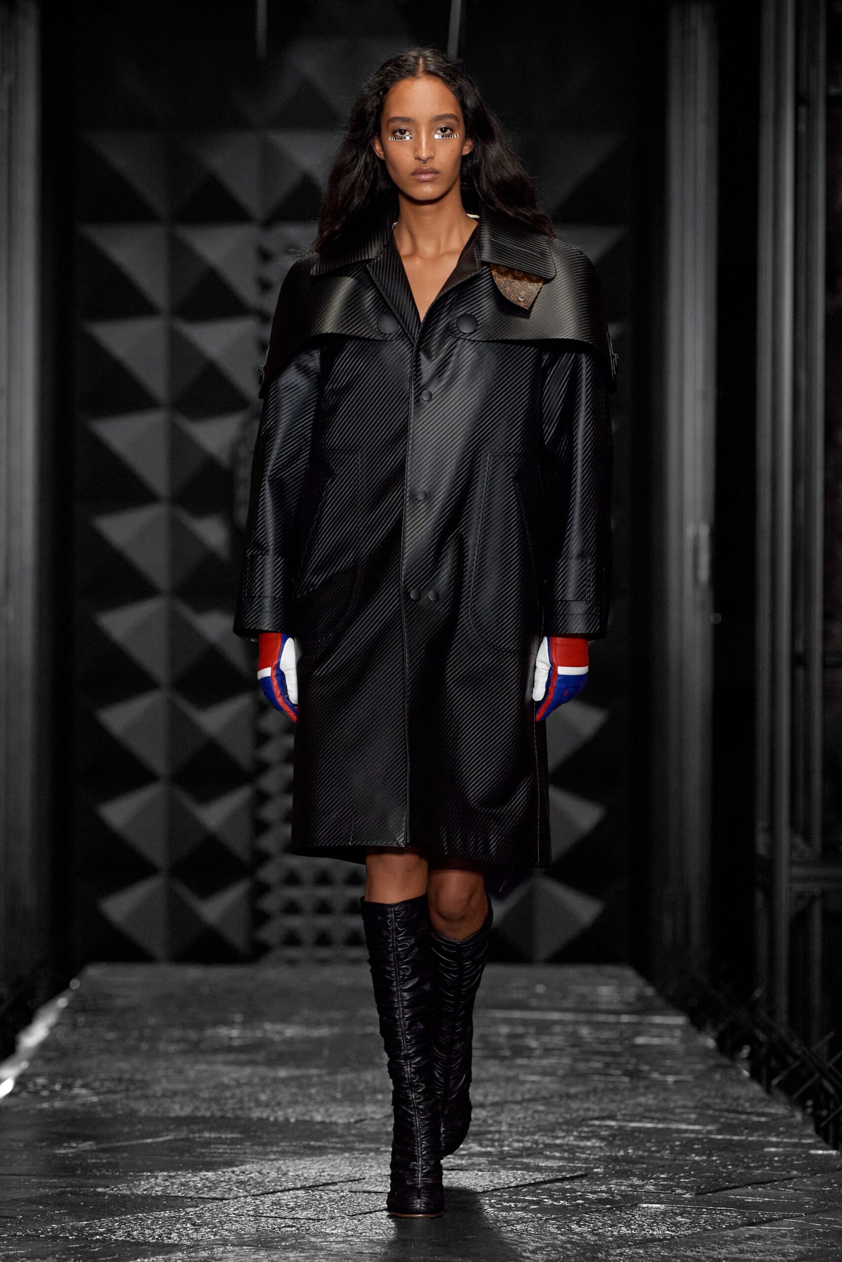 Louis Vuitton F/W 23 Look 33