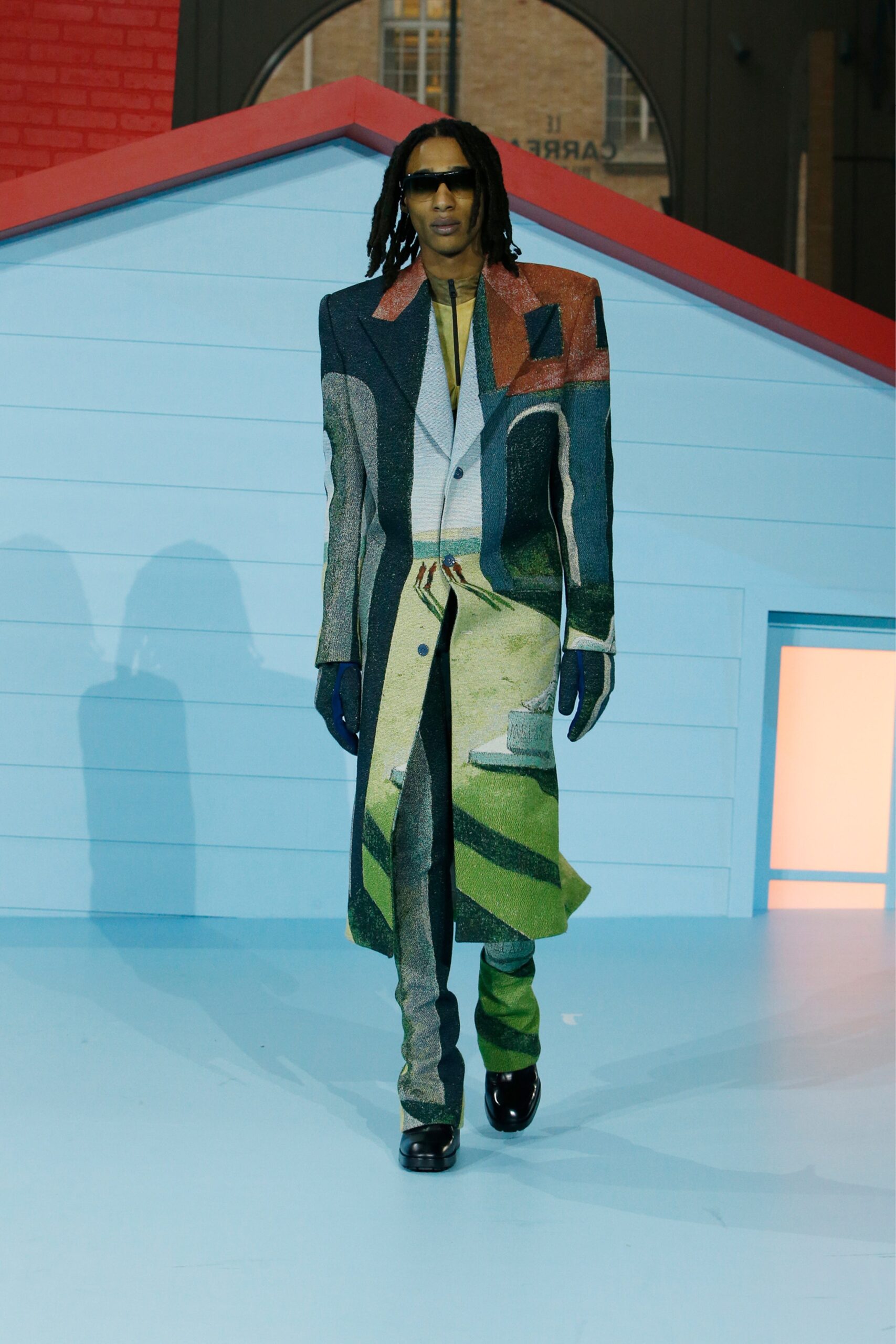 Louis Vuitton F/W 22 Menswear Look 34