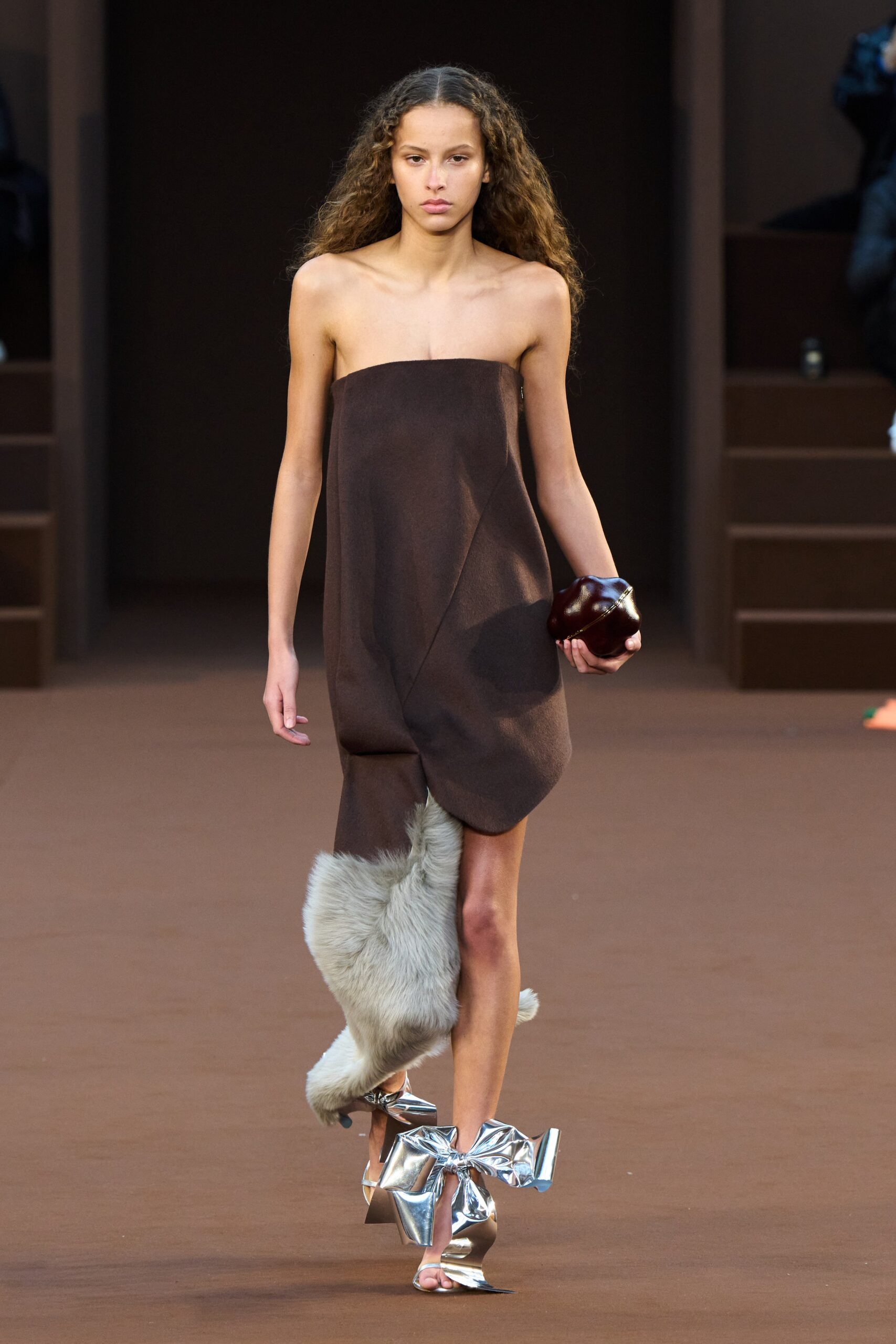 Loewe F/W 22 Look 34