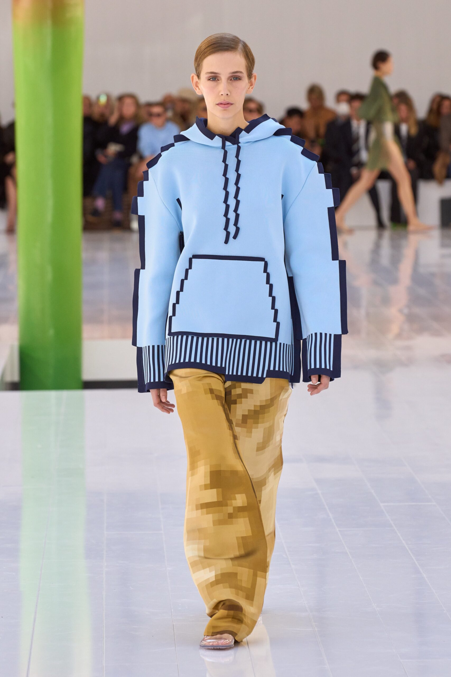 Loewe S/S 23 Look 34