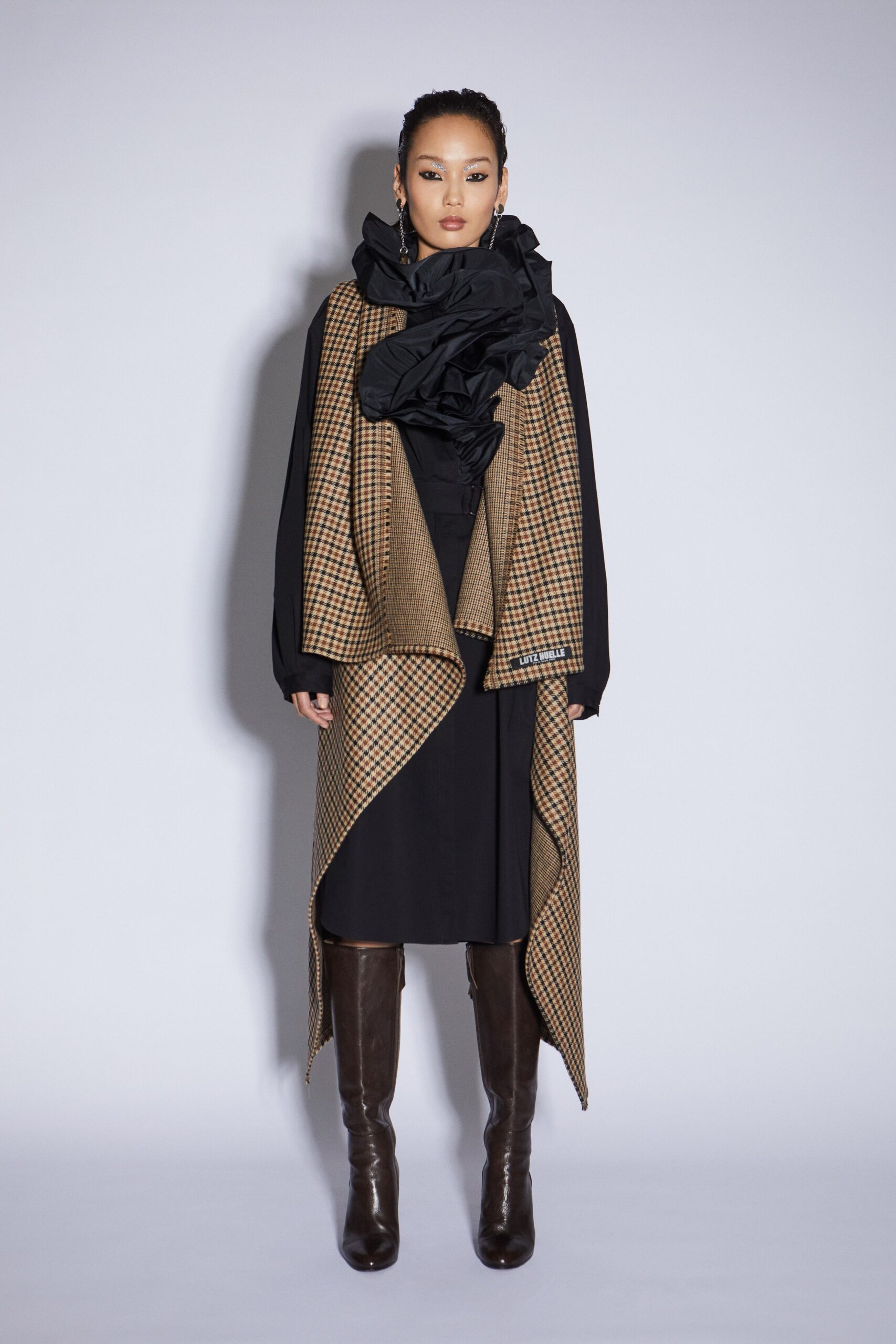 Lutz Huelle F/W 22 Look 33