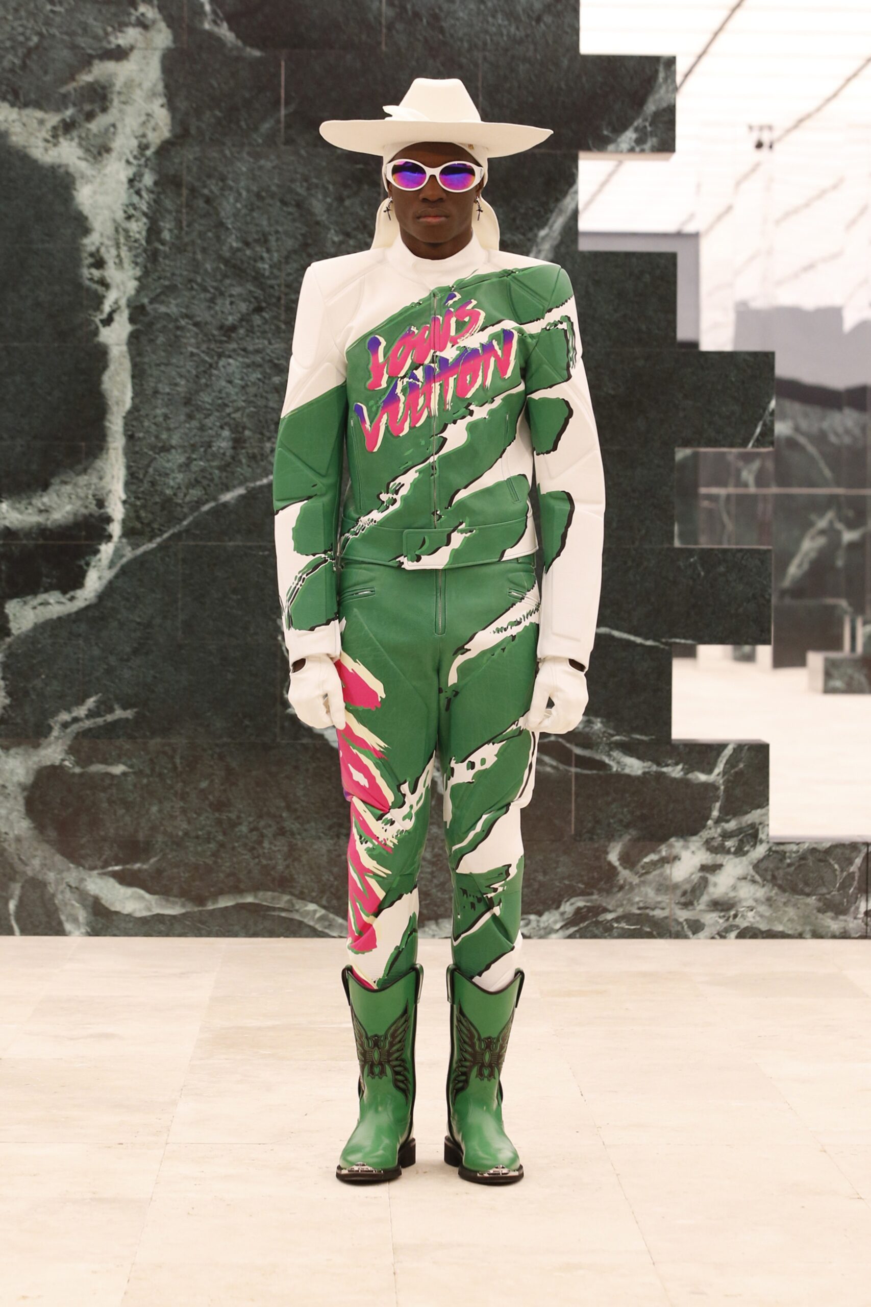Louis Vuitton F/W 21 Menswear Look 35