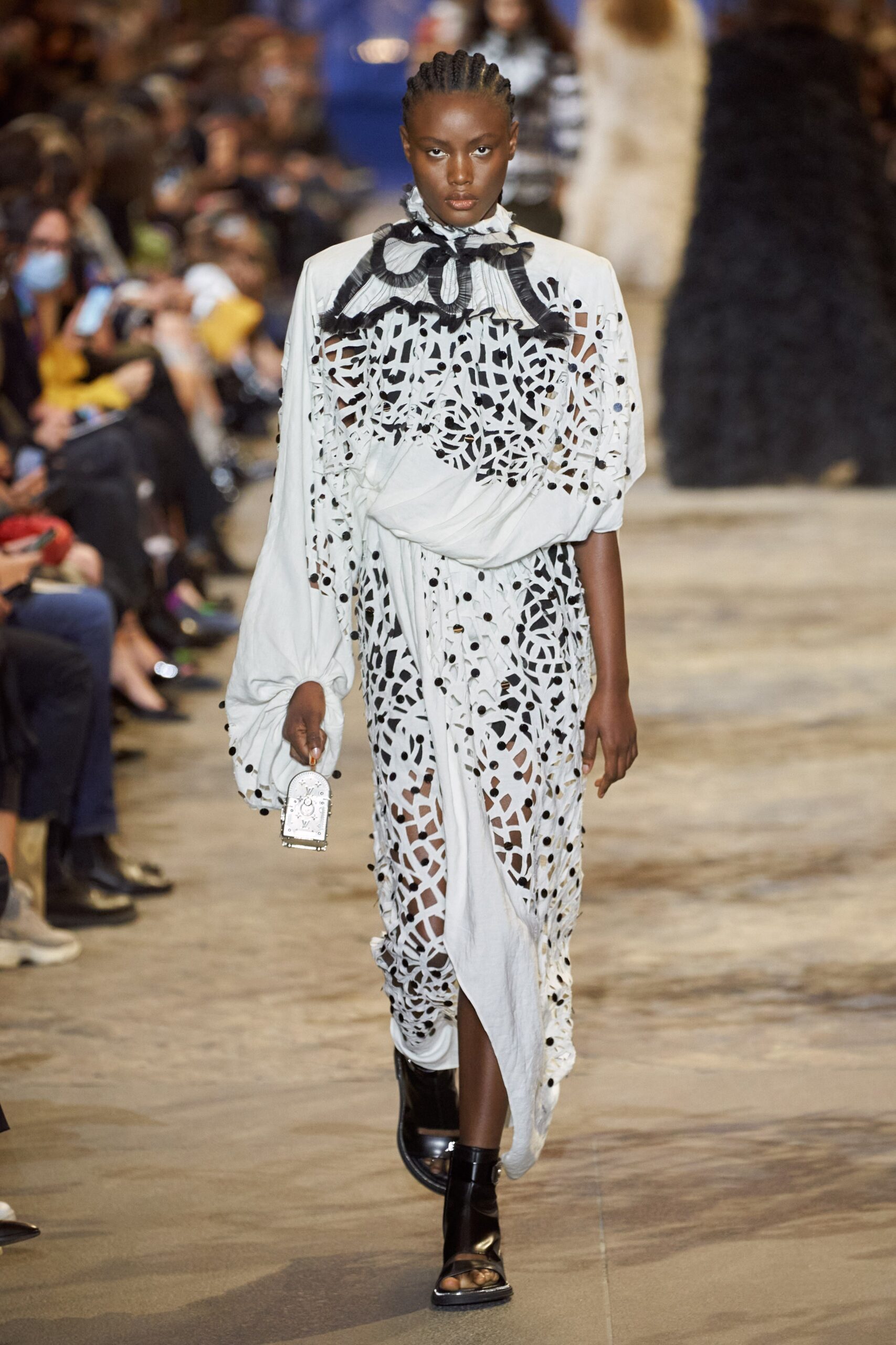 Louis Vuitton S/S 22 Look 35