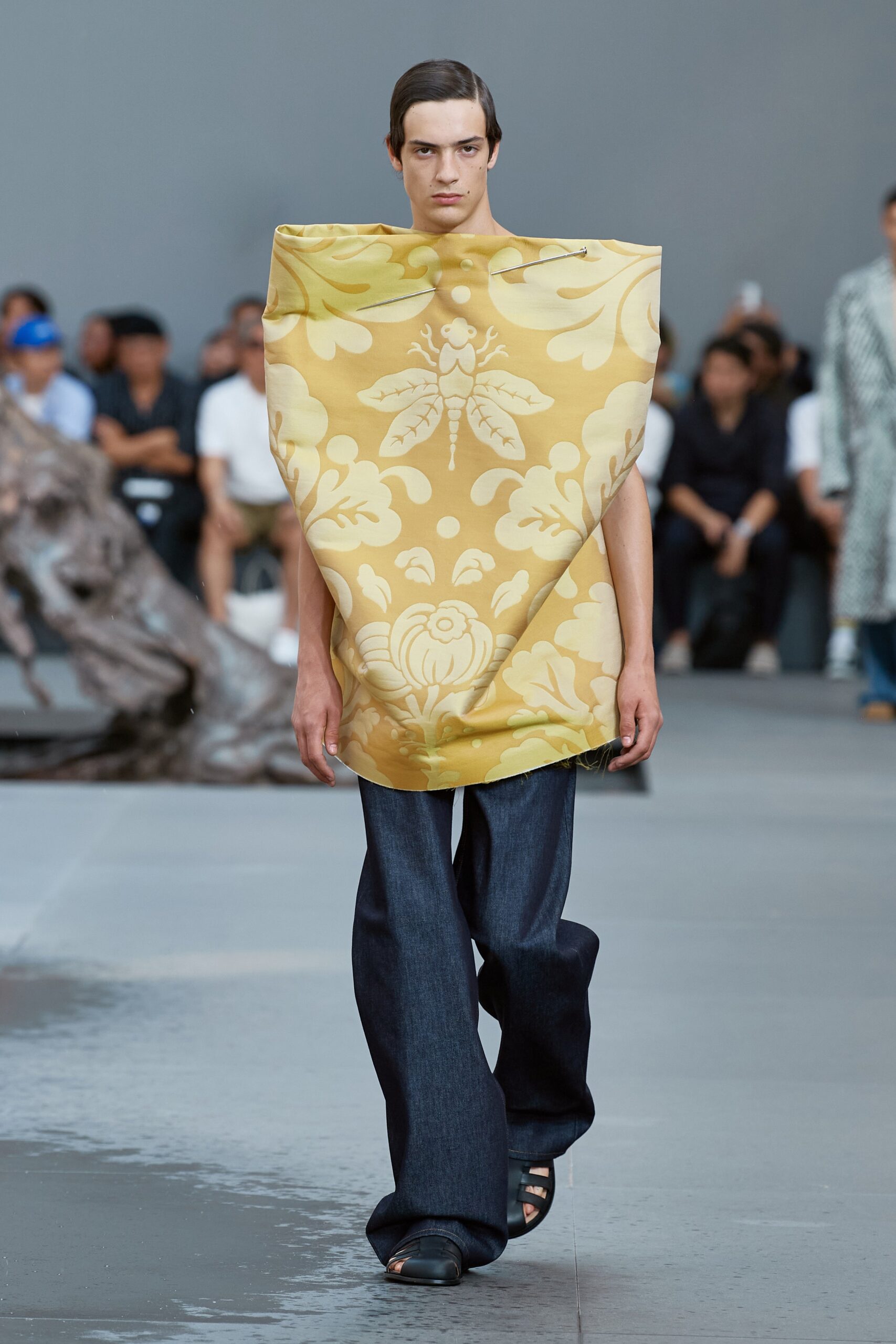 Loewe S/S 24 Menswear Look 35