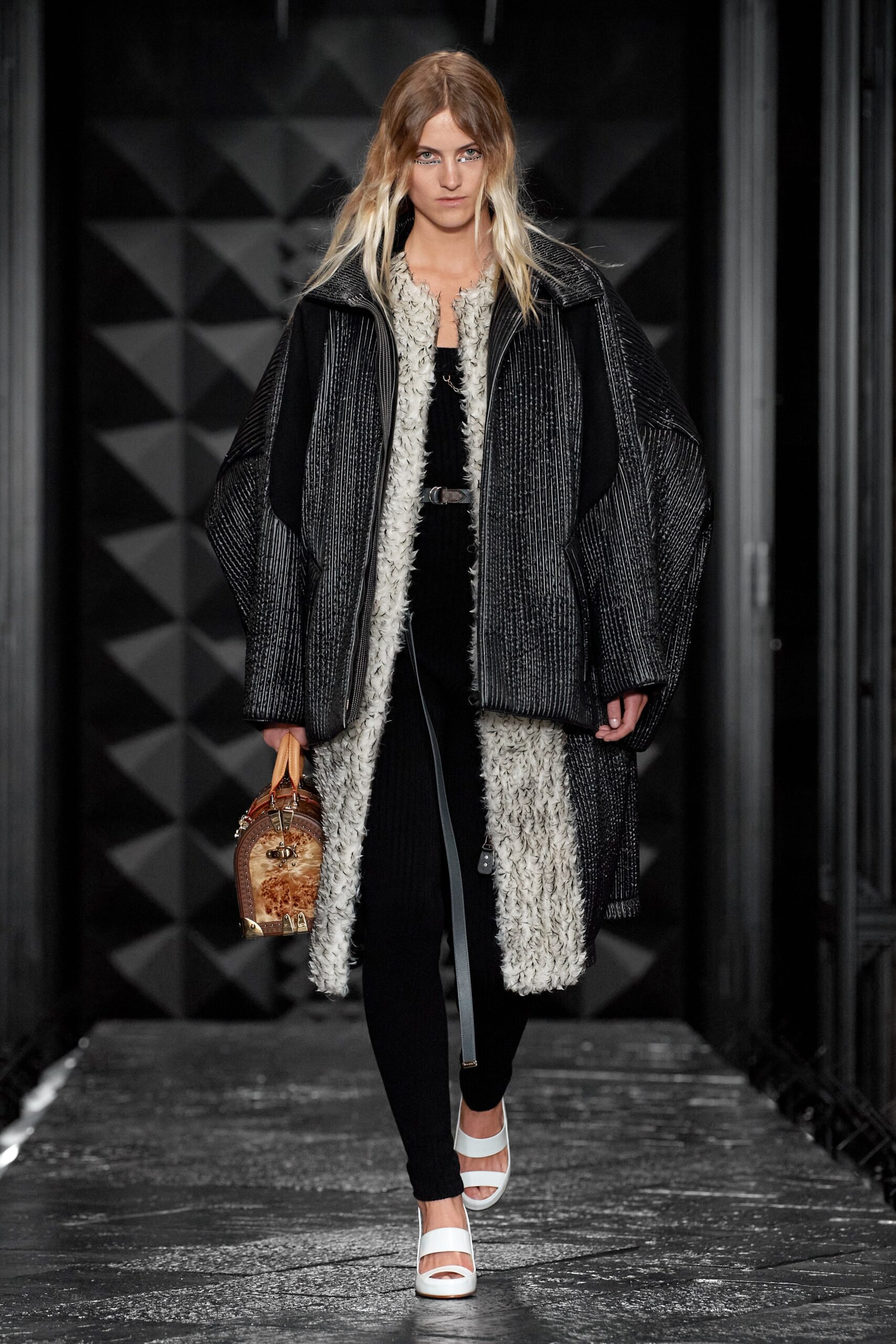 Louis Vuitton F/W 23 Look 35