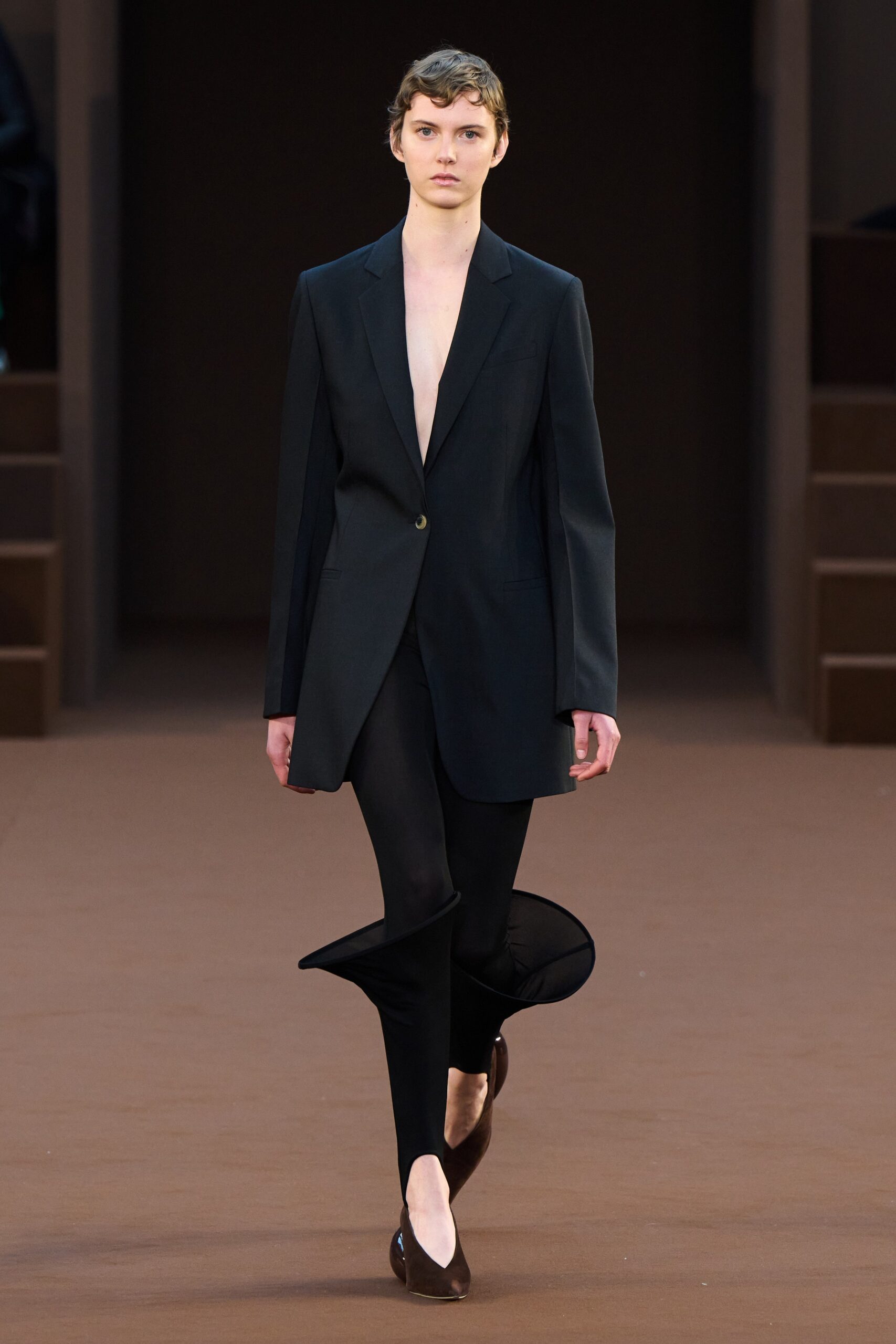 Loewe F/W 22 Look 36