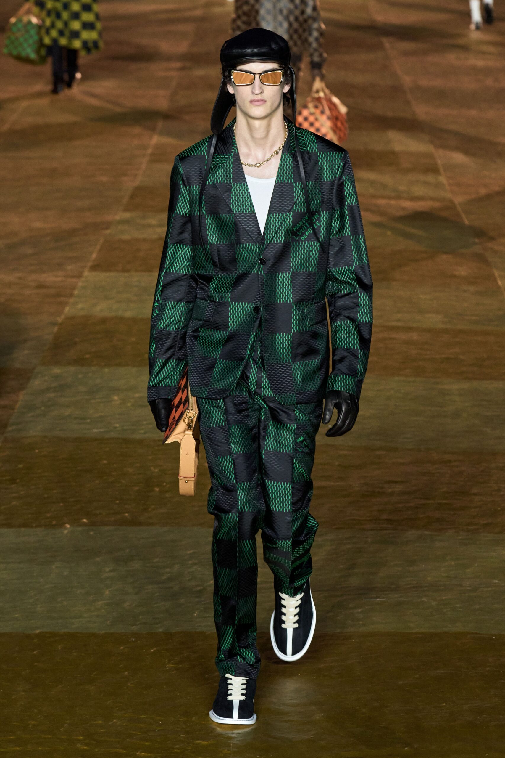 Louis Vuitton S/S 24 Menswear Look 36