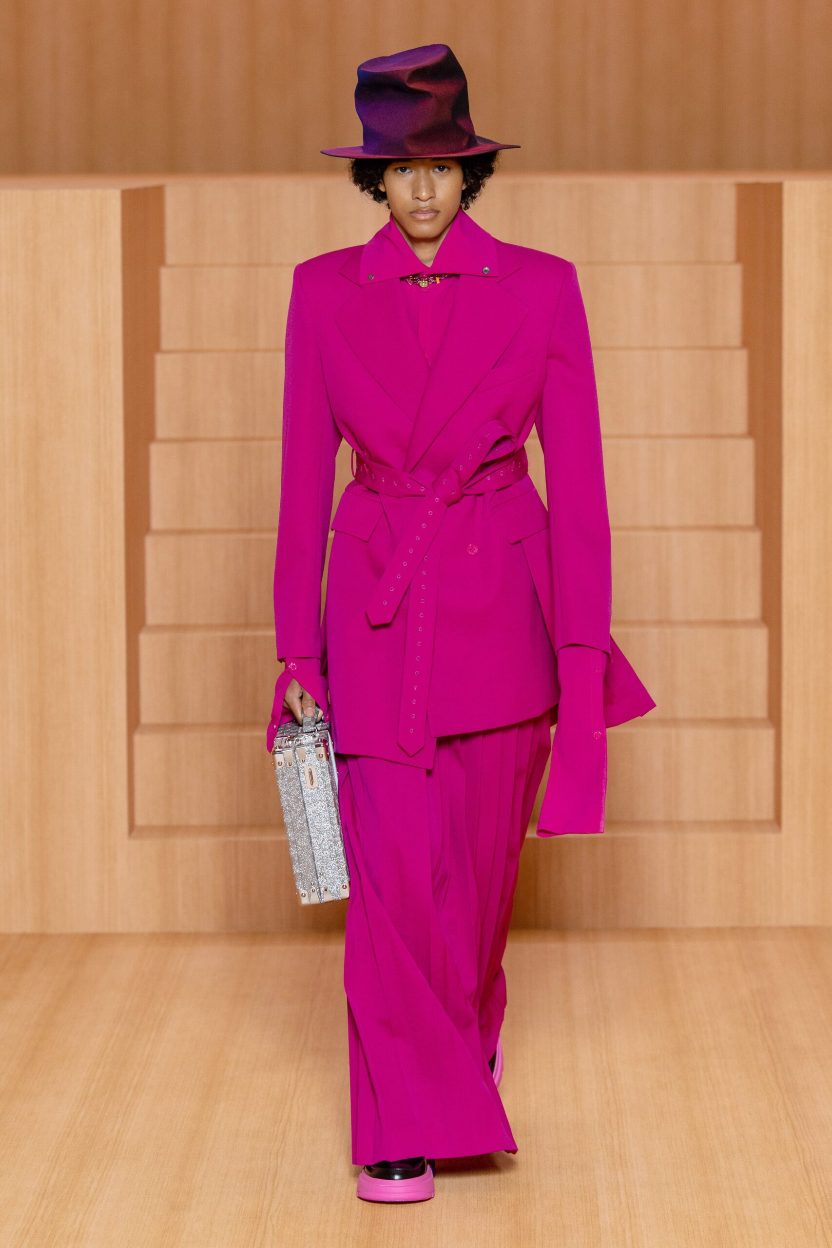Louis Vuitton S/S 22 Menswear Look 38