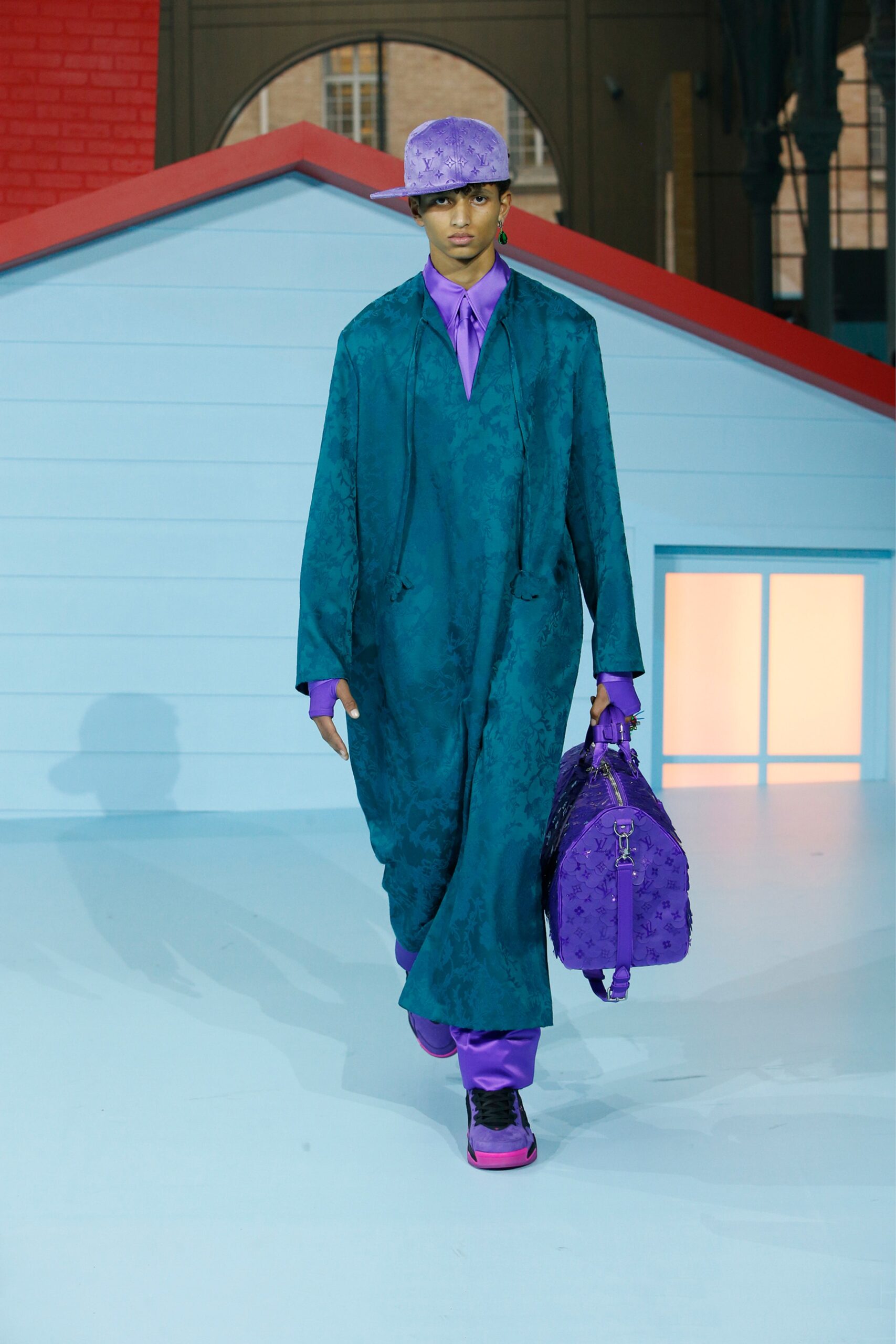 Louis Vuitton F/W 22 Menswear Look 37