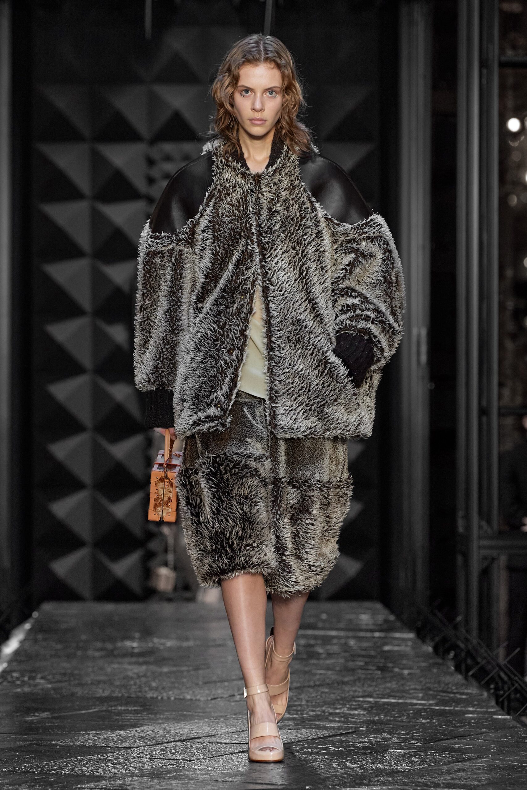 Louis Vuitton F/W 23 Look 37