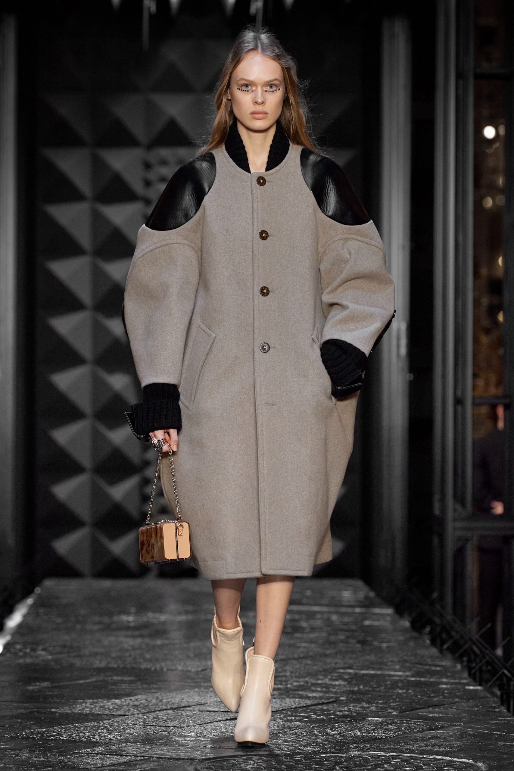 Louis Vuitton F/W 23 Look 38