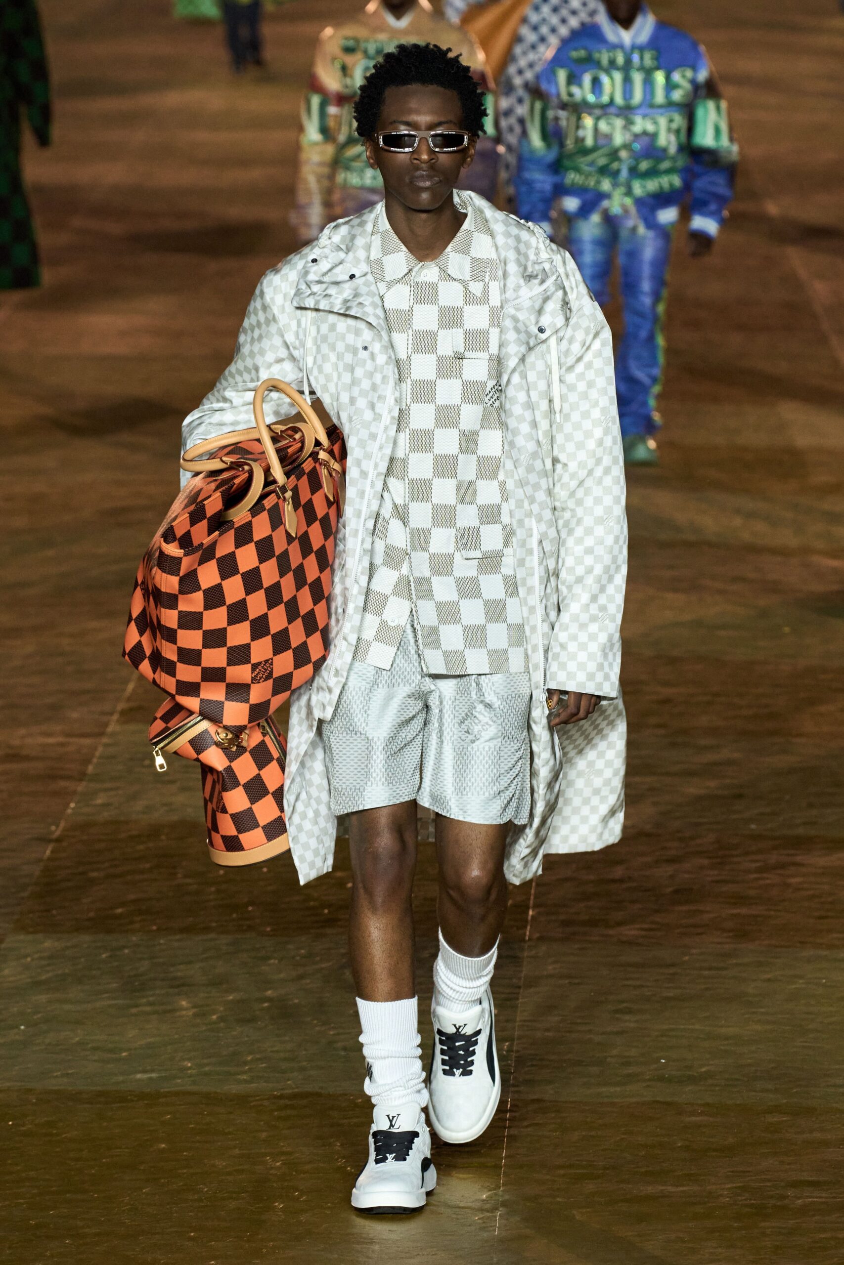 Louis Vuitton S/S 24 Menswear Look 38