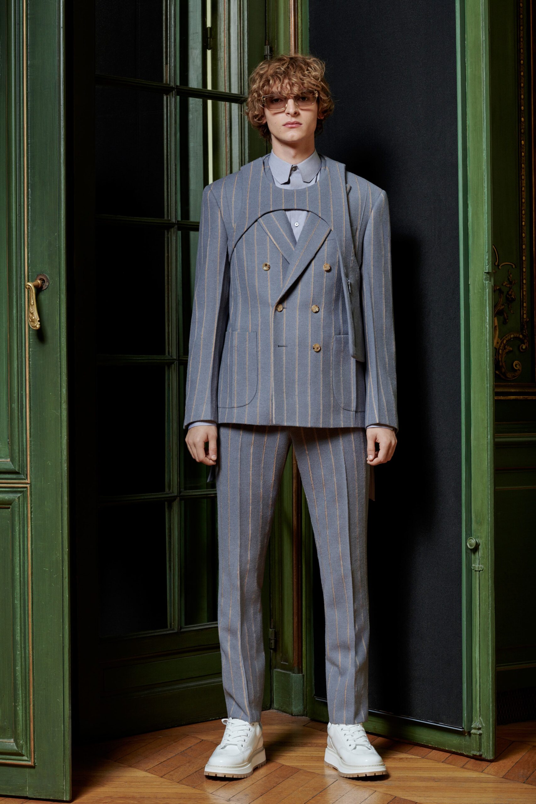 Louis Vuitton F/W 20 Look 35