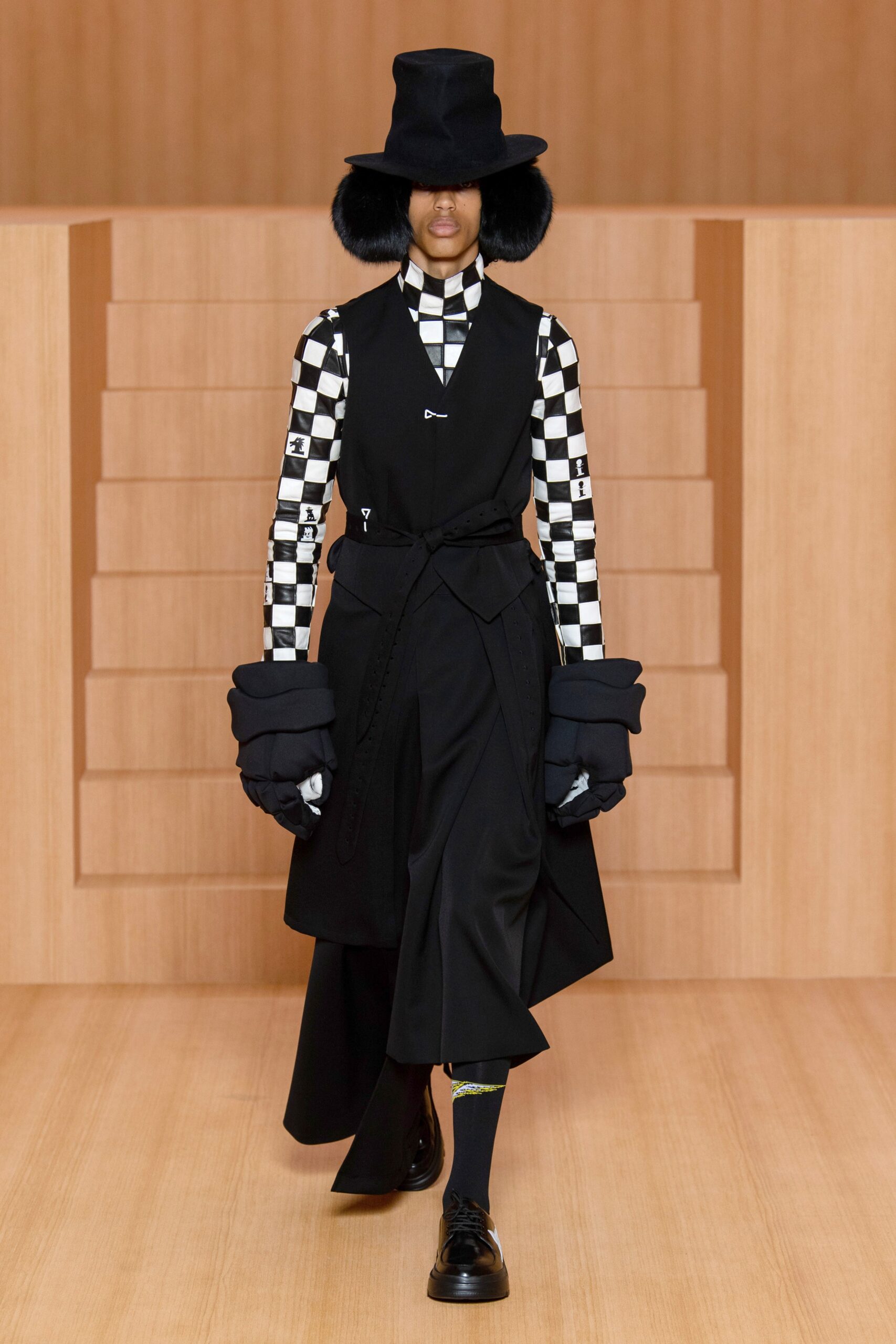 Louis Vuitton S/S 22 Menswear Look 40