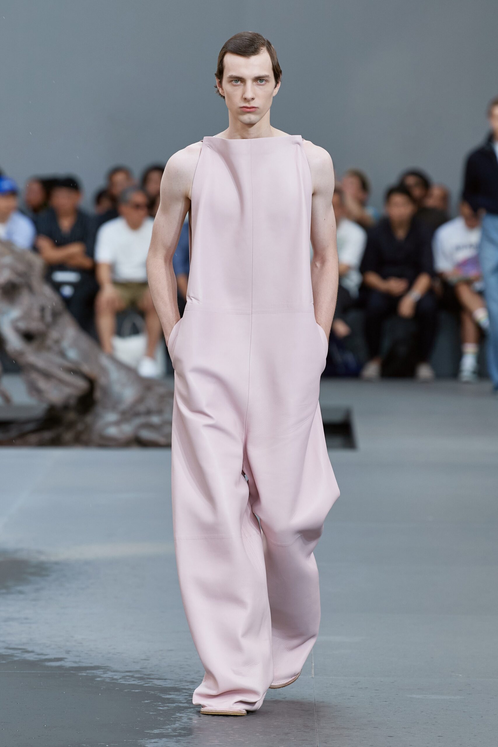Loewe S/S 24 Menswear Look 40