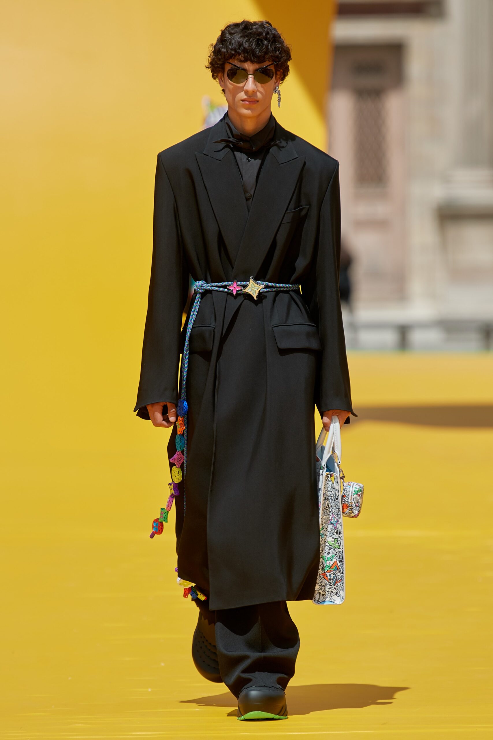 Louis Vuitton S/S 23 Menswear Look 35