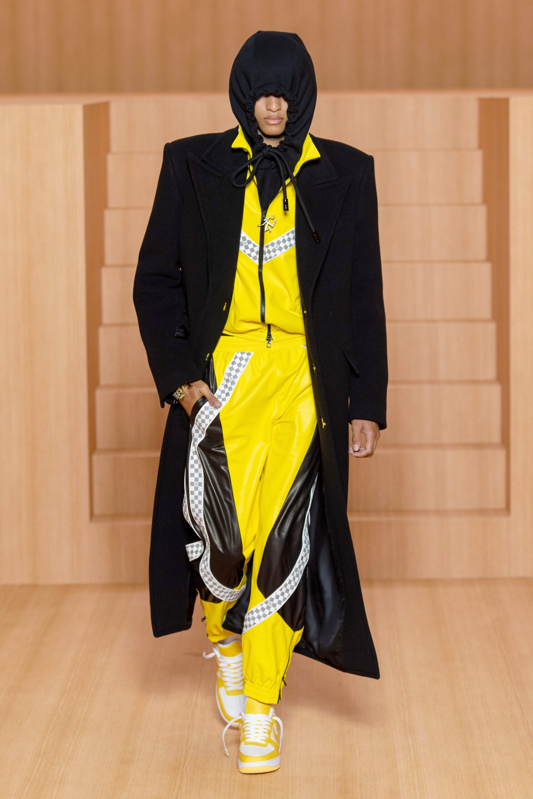 Louis Vuitton S/S 22 Menswear Look 42