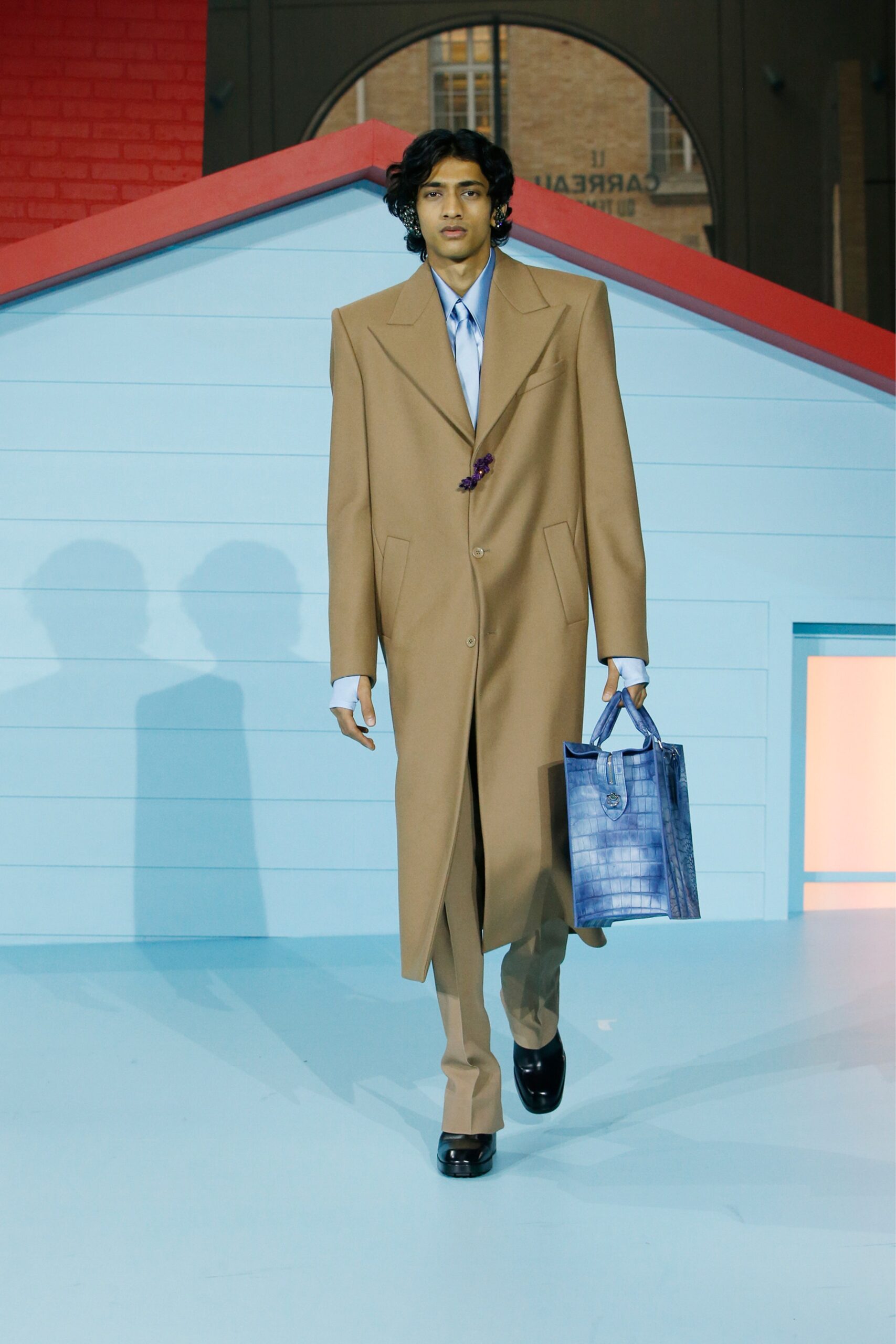 Louis Vuitton F/W 22 Menswear Look 42