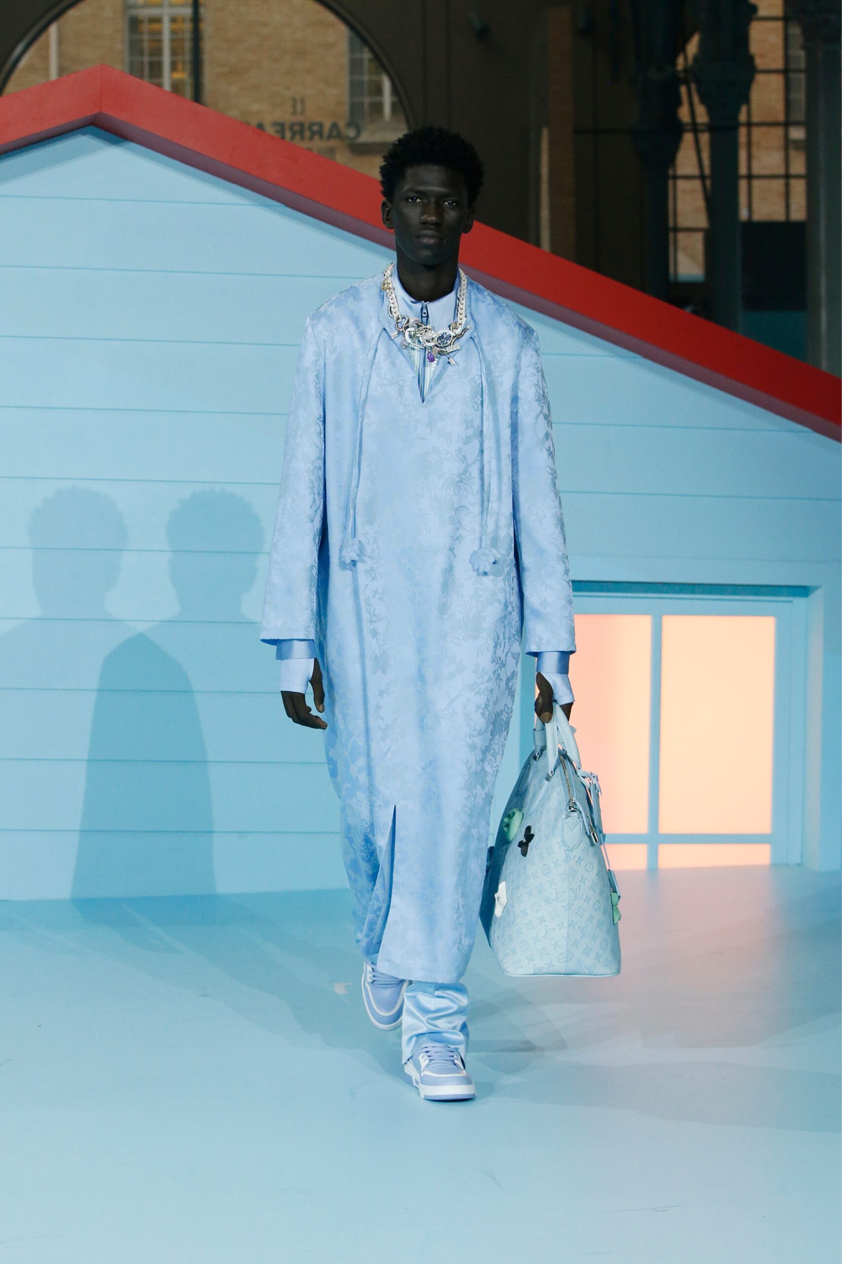 Louis Vuitton F/W 22 Menswear Look 43