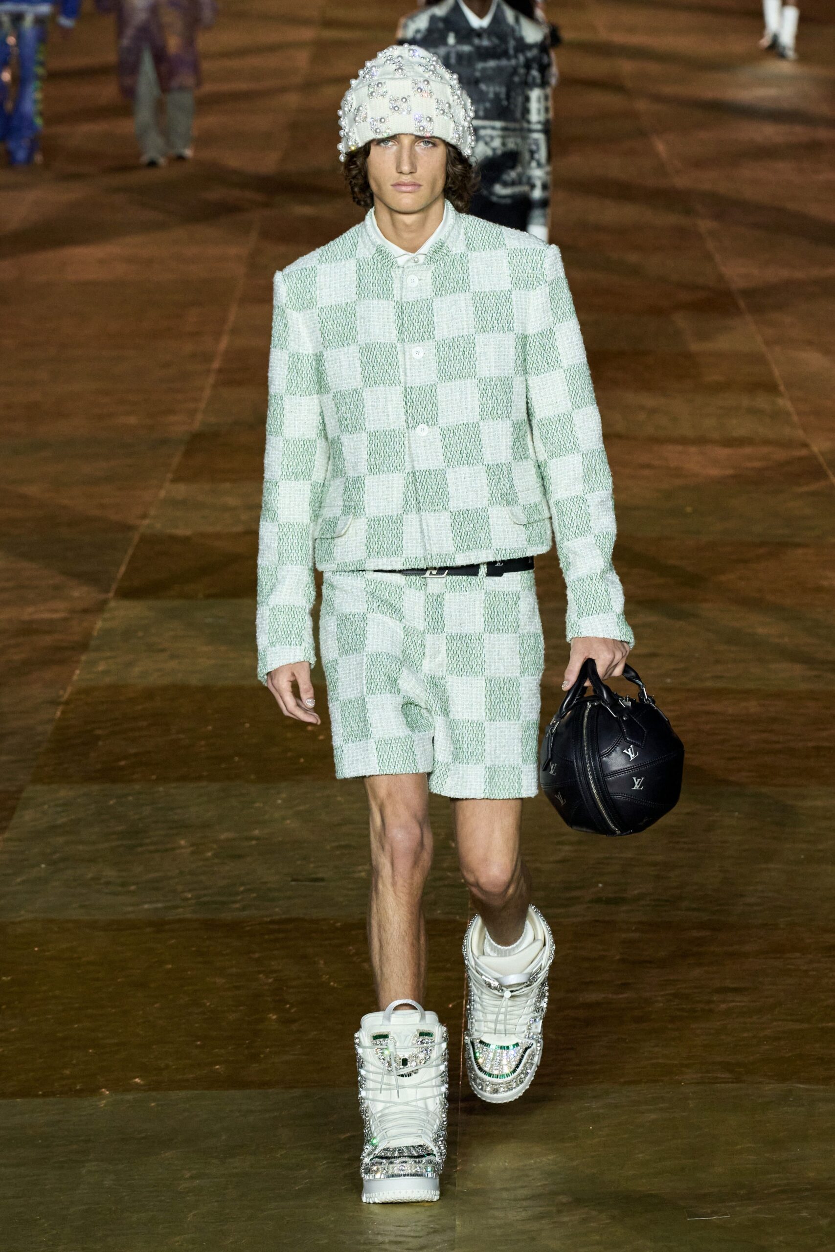 Louis Vuitton S/S 24 Menswear Look 44