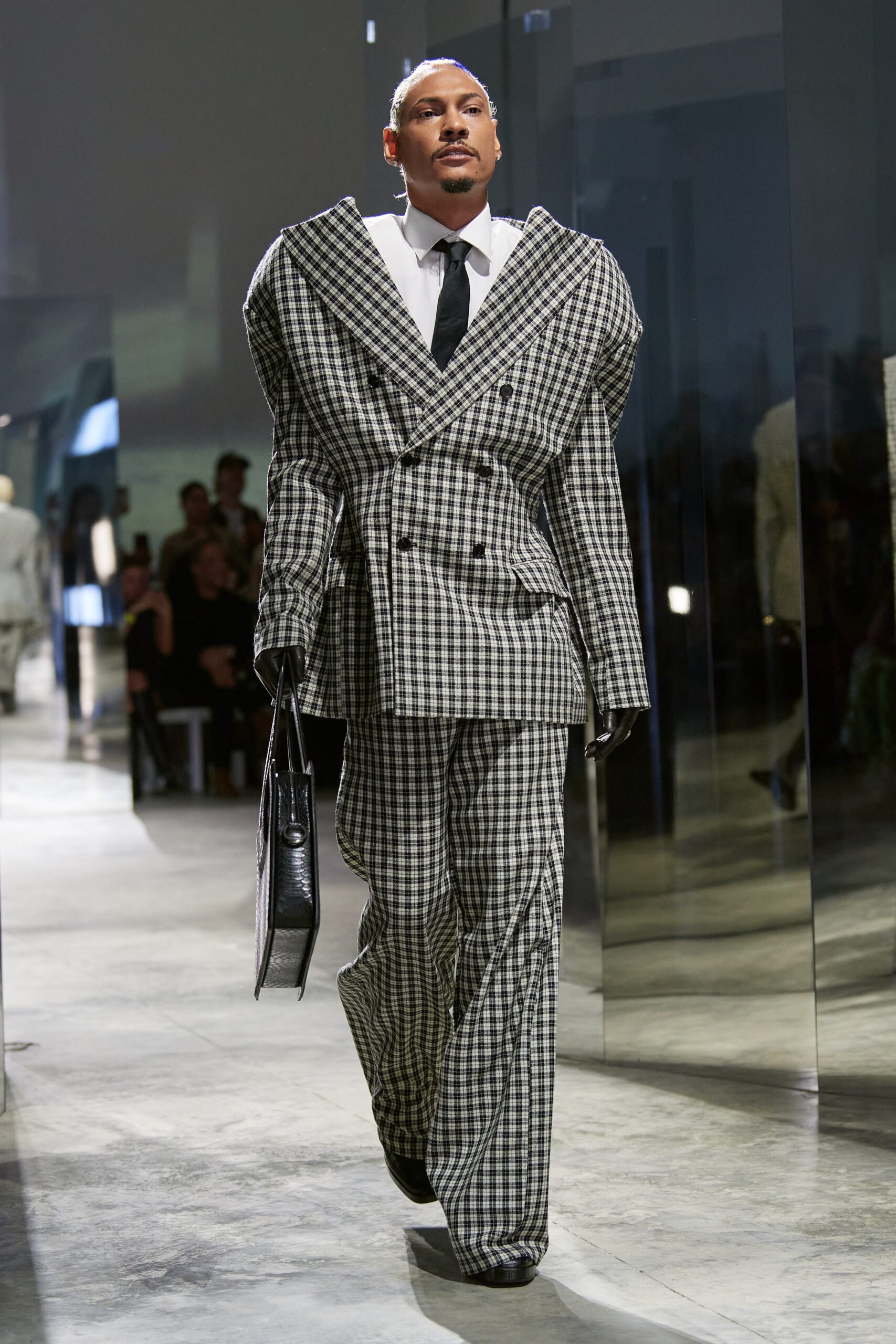 Luar F/W 23 Look 44