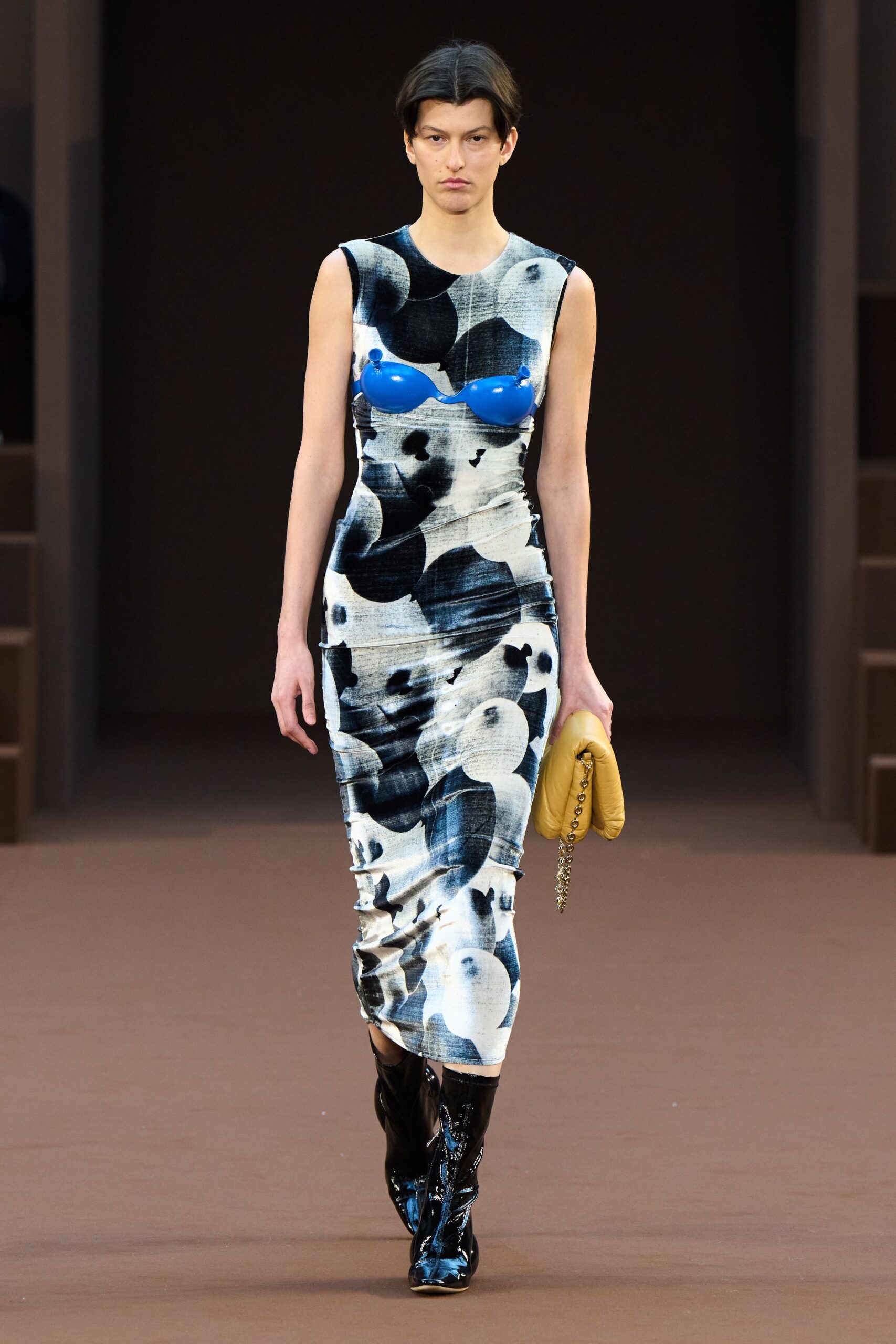 Loewe F/W 22 Look 51